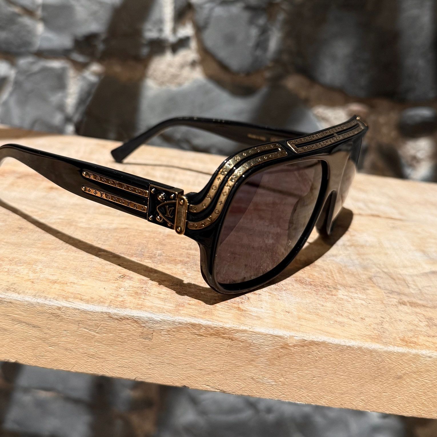 Louis Vuitton Louis Vuitton Z2516U Black Gold 1.0 Millionaires Sunglasses Size ONE SIZE - 5 Thumbnail