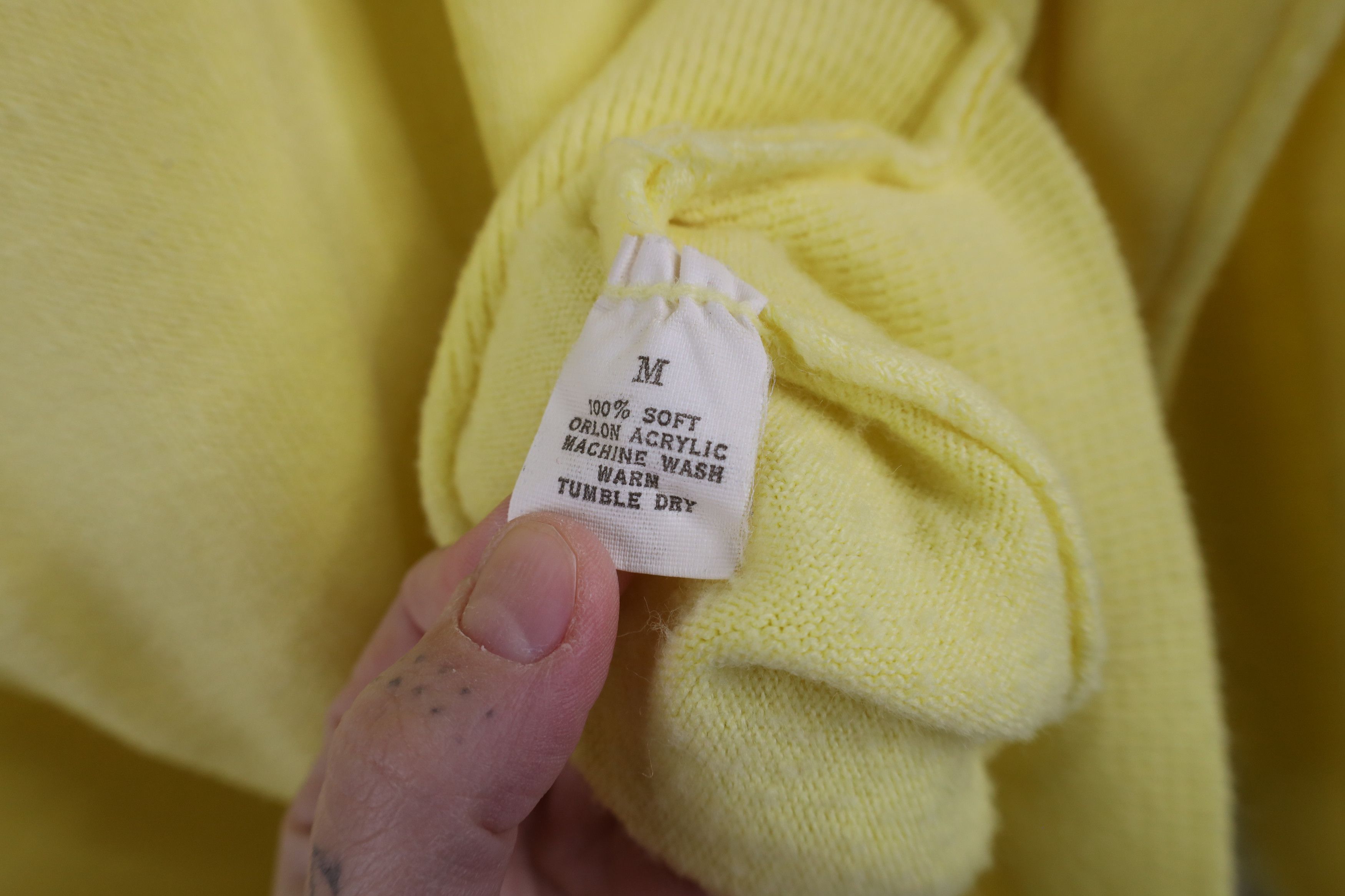 Vintage Vintage 70s Streetwear Soft Knit V-Neck Sweater Yellow USA Size US M / EU 48-50 / 2 - 8 Thumbnail