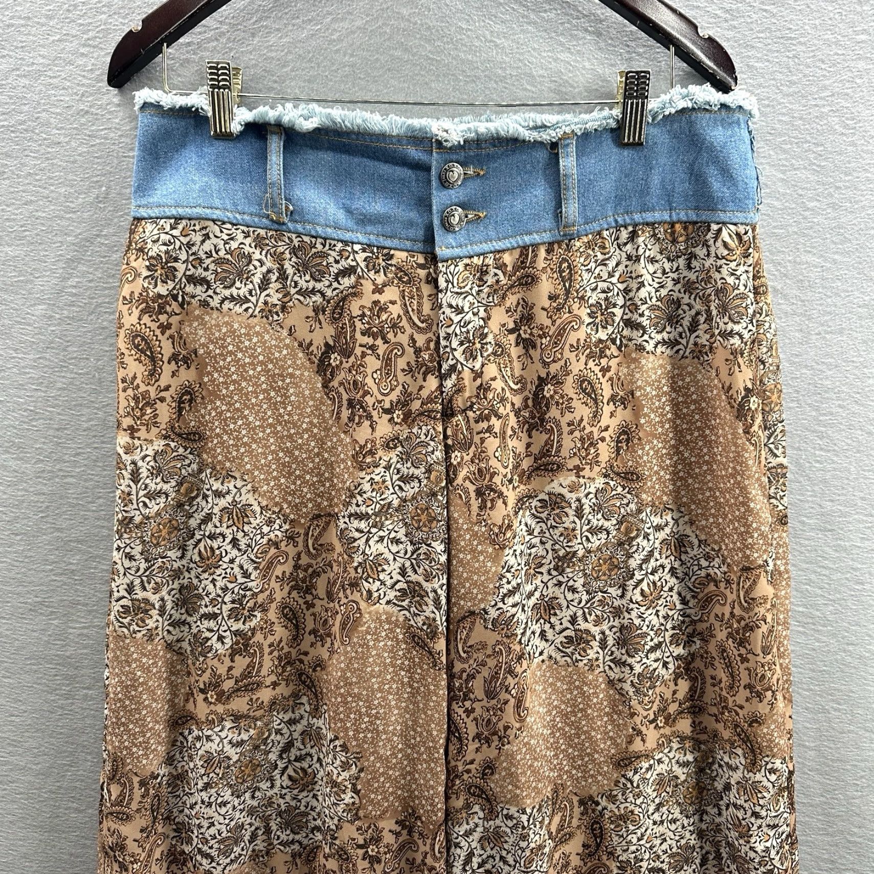 XOXO VINTAGE XOXO Jeans Women 12 Denim Paisley Wide-Leg Pants Festival 90s y2k Boys Girls Mens Womens Shirt Hat etc Size 34" / US 12 / IT 48 - 2 Thumbnail