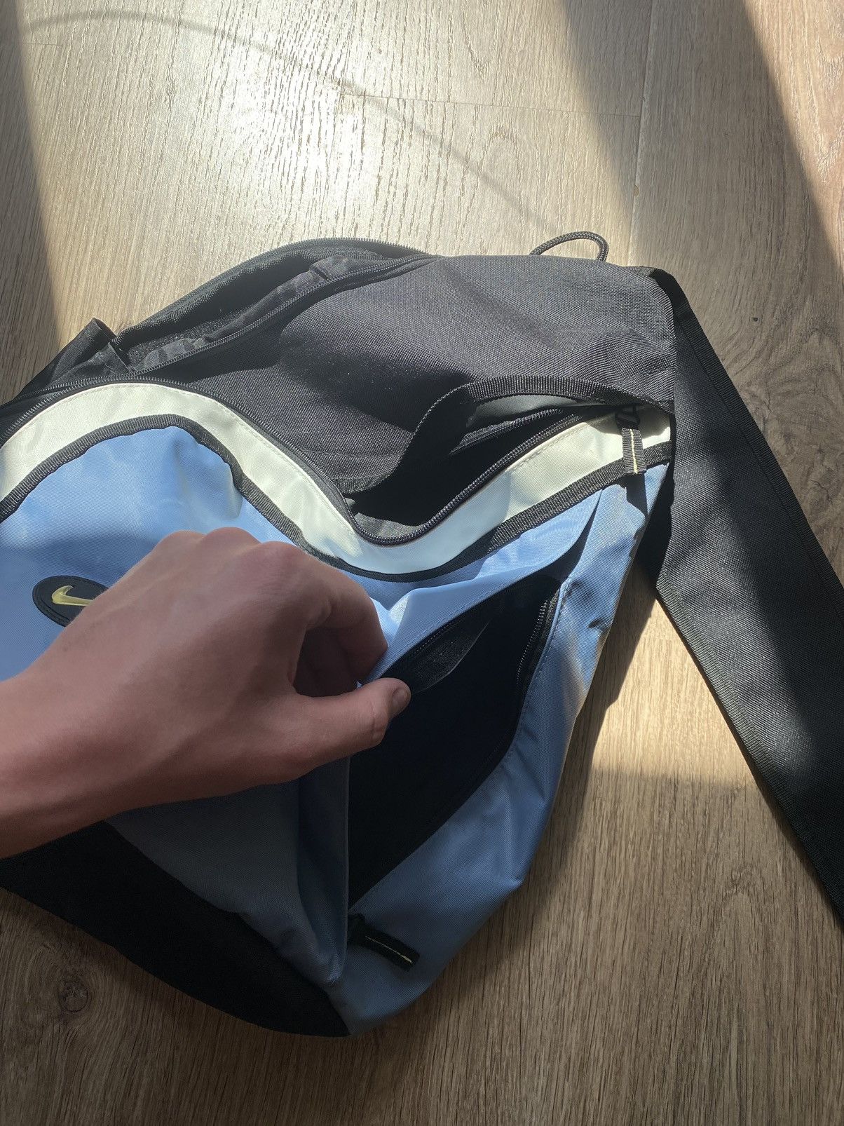 Nike Rare Vintage Nike TN Swoosh 90s Sling Bag blue laguna Size ONE SIZE - 11 Thumbnail