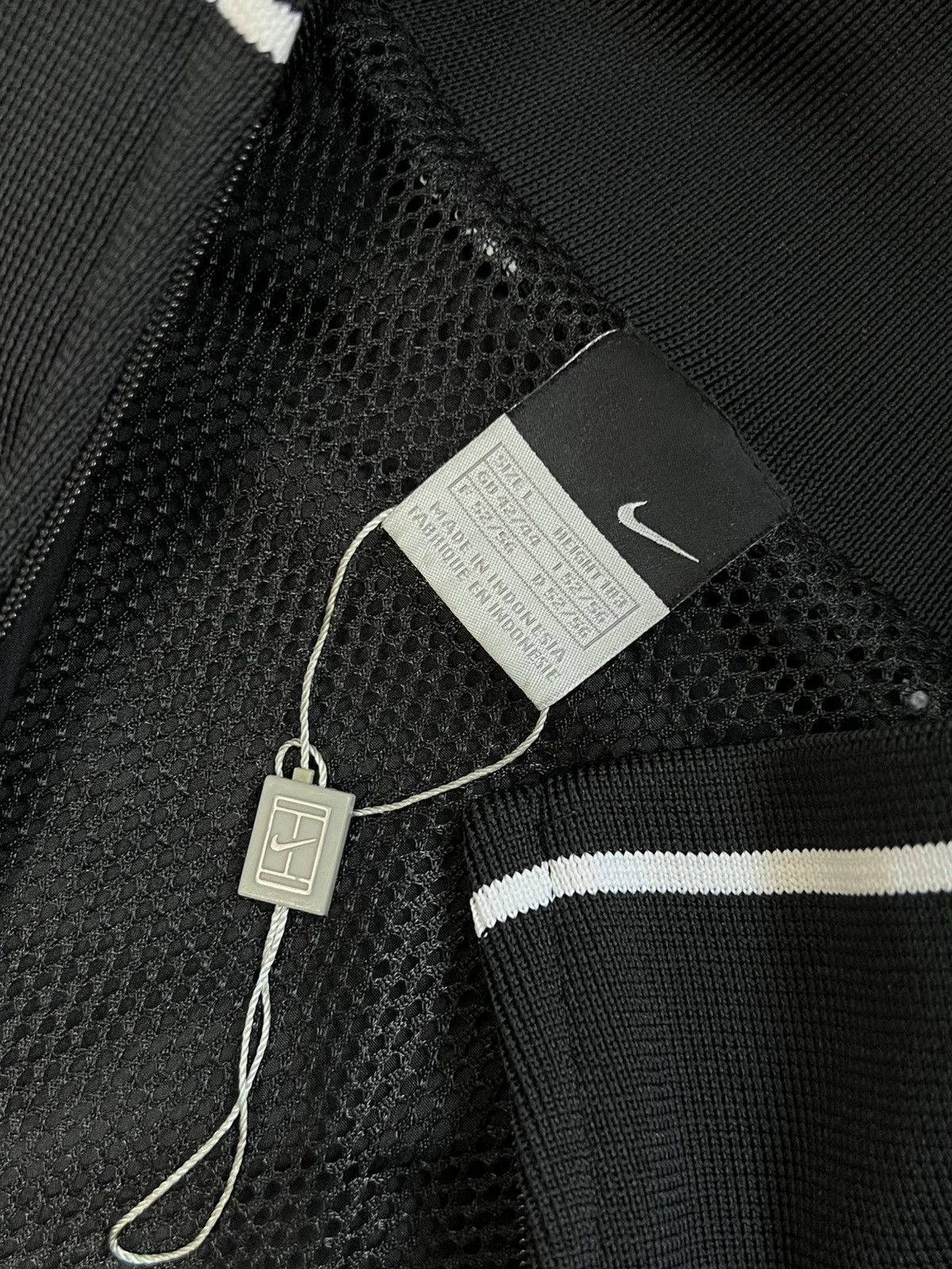 Vintage Nike court vintage black jacket 90s L Size US L / EU 52-54 / 3 - 4 Thumbnail