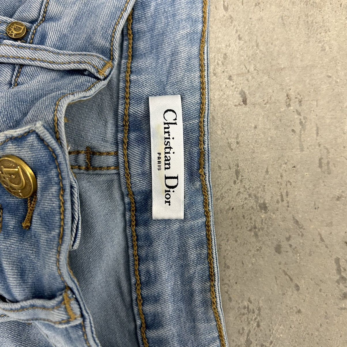 Dior Christian Dior Capri Cut-Off Bee Printed Jeans Size 29" - 2 Thumbnail