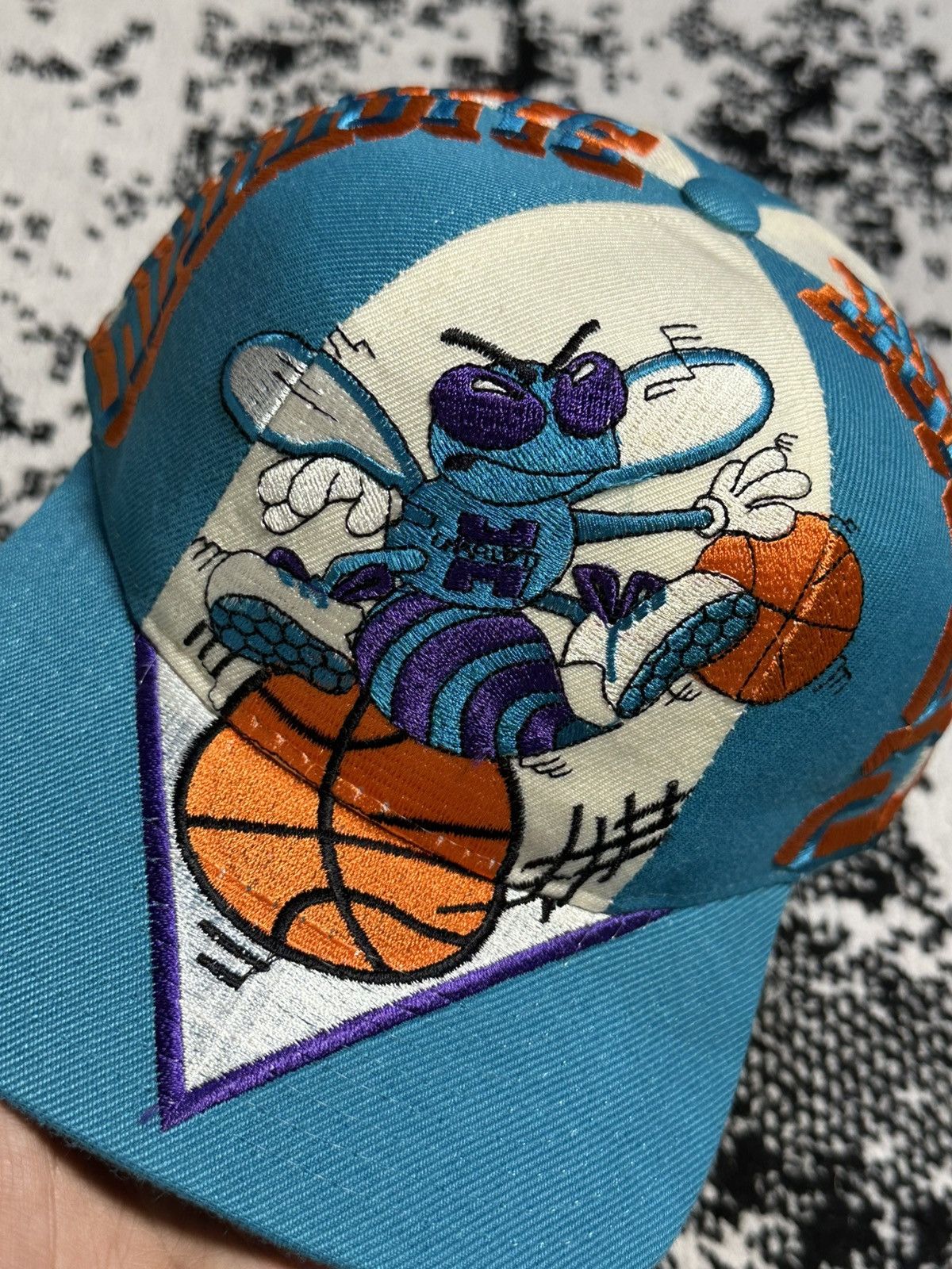 Vintage Vintage 90s Charlotte Hornets NBA Colombian Hat Big Logo Size ONE SIZE - 2 Thumbnail