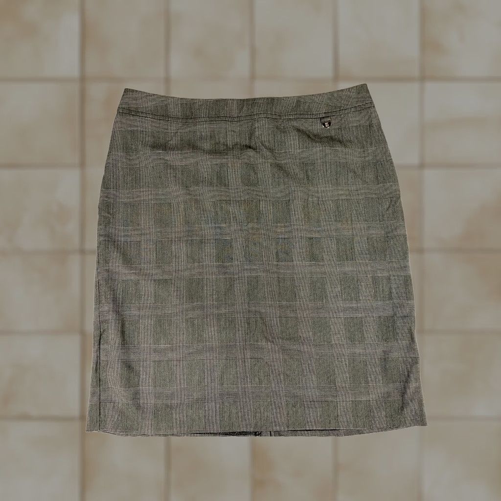 Vintage New York and Company Skirt Women's Regular 10 Gray Plaid A-Line Knee Length Size 32" / US 10 / IT 46 - 1 Thumbnail