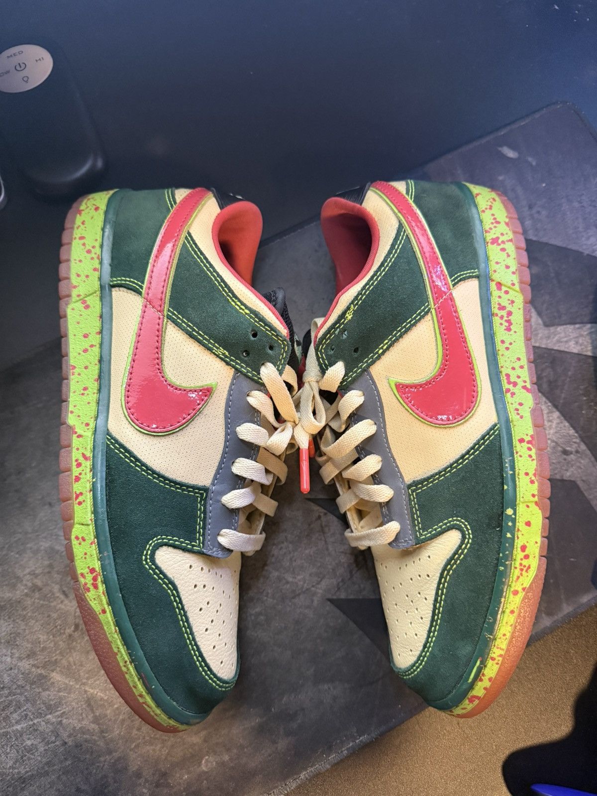 Nike Nike sb dunk low mosquito Size US 9 / EU 42 - 2 Thumbnail
