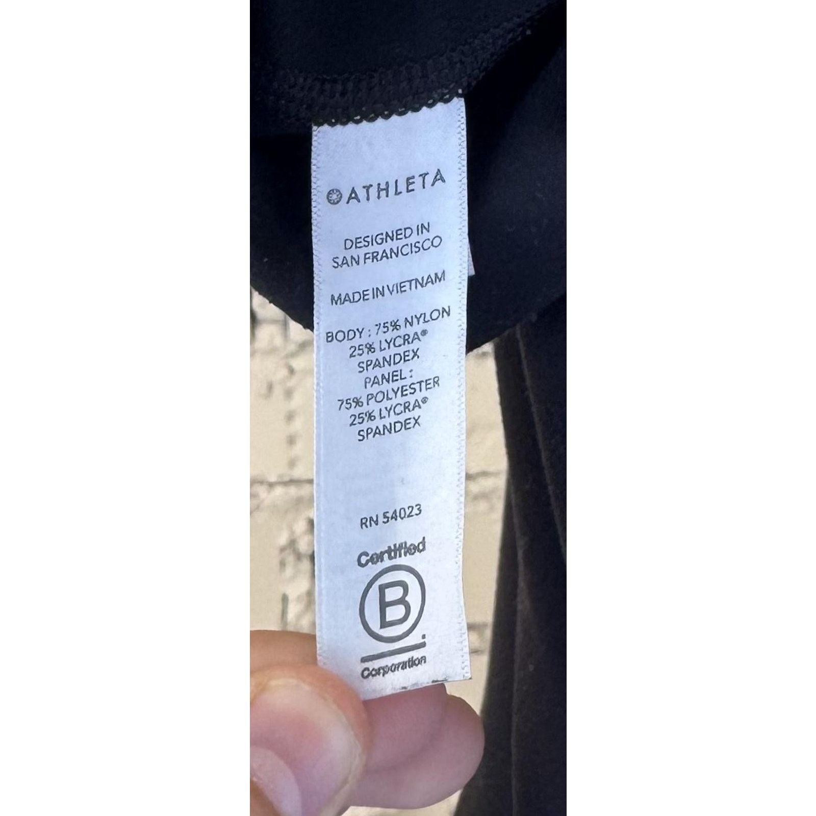 Athleta Athleta Womens XS Salutation Stash Pocket 7/8 Tight Leggings Size 26" / US 2 / IT 38 - 3 Thumbnail