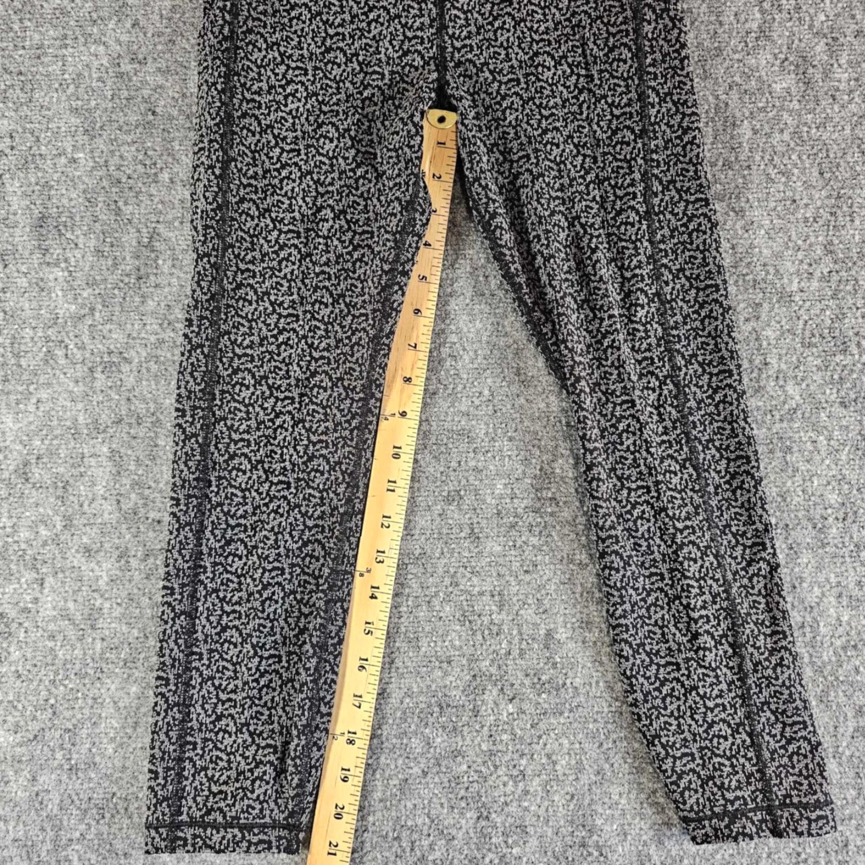 Athleta Athleta Legging Womens M Black White Textured Ultimate Stash Pocket 7/8 Tight Size 32" / US 10 / IT 46 - 7 Thumbnail