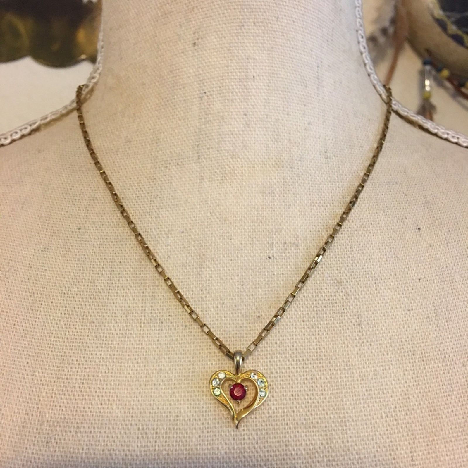 Vintage Vintage crystal heart gold tone box chain necklace Size ONE SIZE - 1 Thumbnail