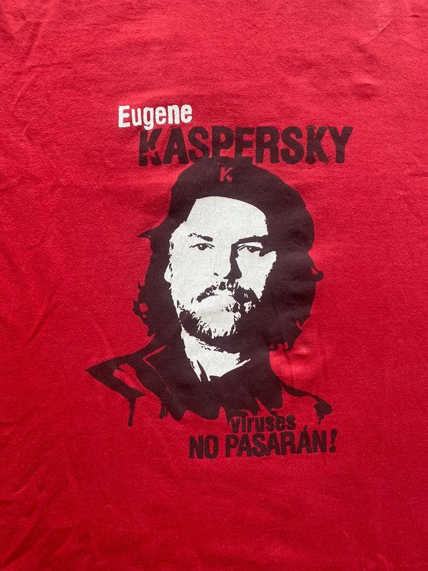 Vintage 👾T-Shirt John McAfee Eugene Kaspersky “Viruses No Pasaran!” Size US L / EU 52-54 / 3 - 3 Thumbnail
