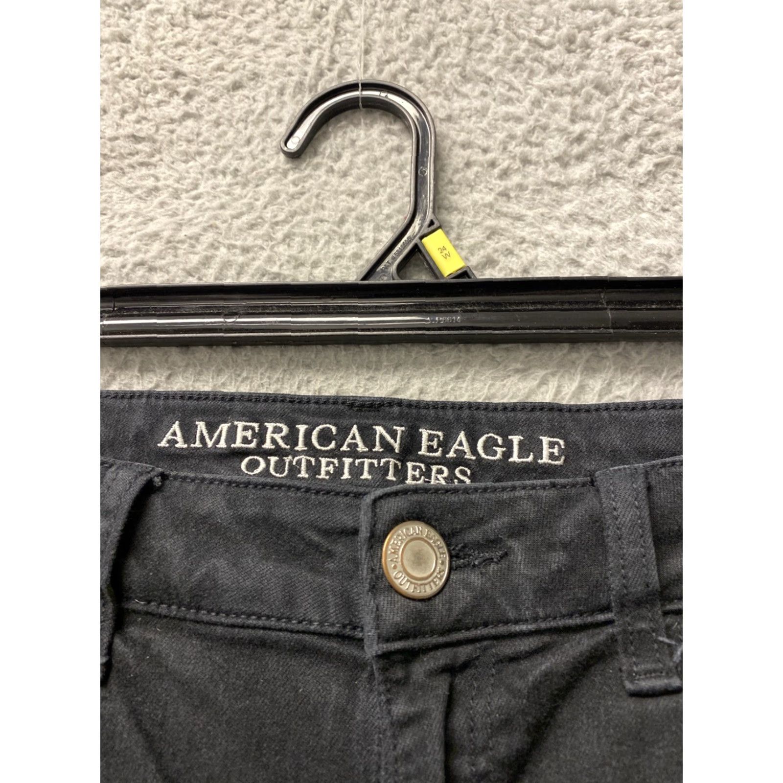 American Eagle Outfitters American Eagle Women’s Super Stretch Black Denim Casual Shorts Size 8 97-74 Size 30" / US 8 / IT 44 - 2 Thumbnail