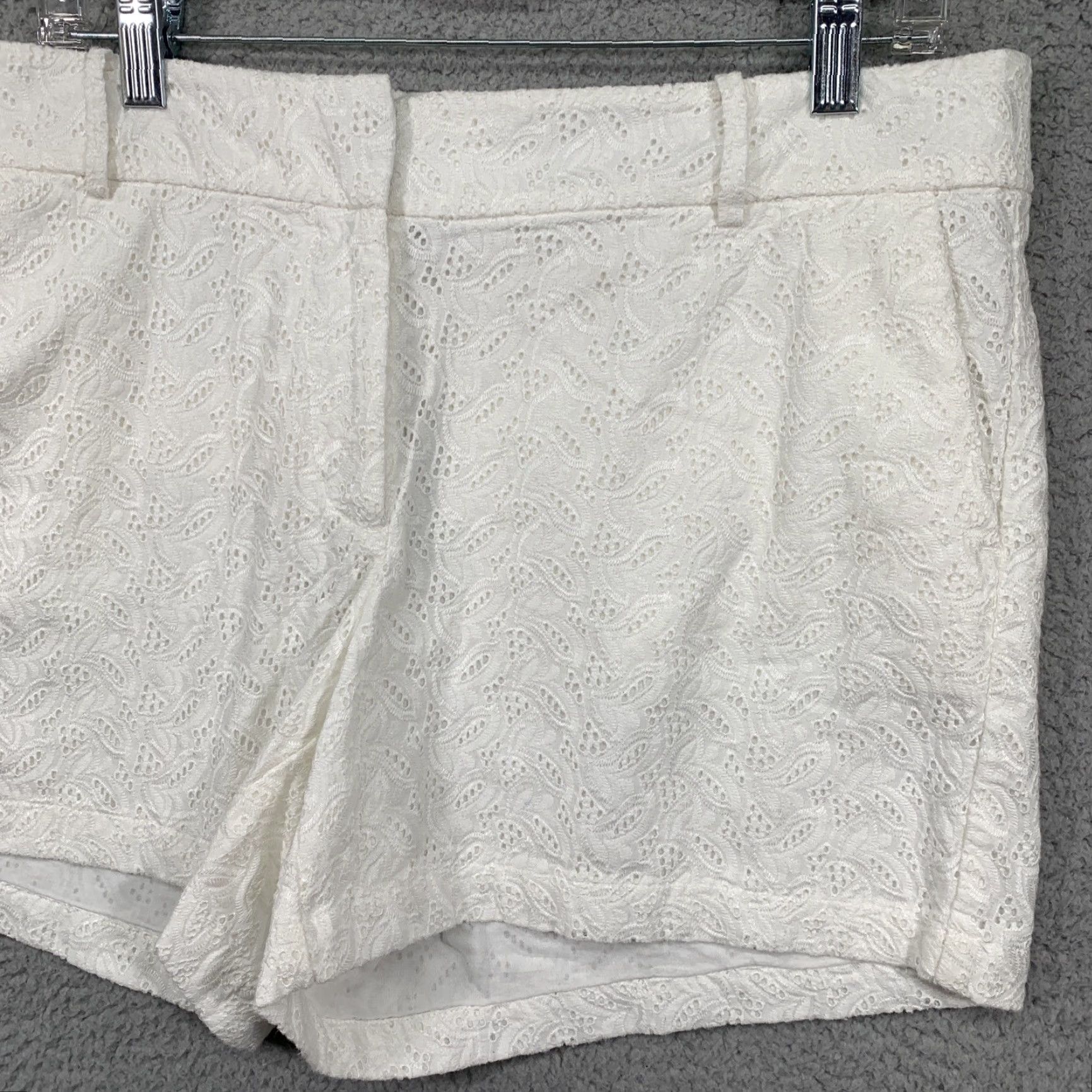 Ann Taylor Ann Taylor Womens Boyfriend Shorts Size 12 White 4 1/2" Inseam NEW Size 34" / US 12 / IT 48 - 3 Thumbnail