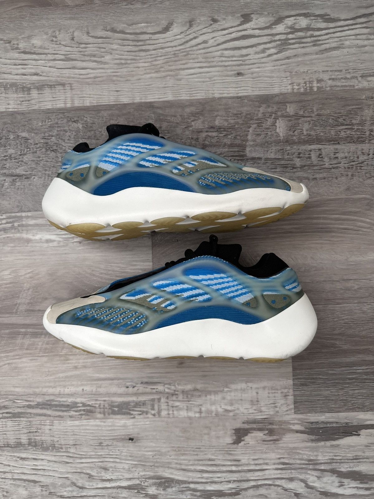 Adidas × Kanye West Yeezy 700 V3 Arzareth Grailed