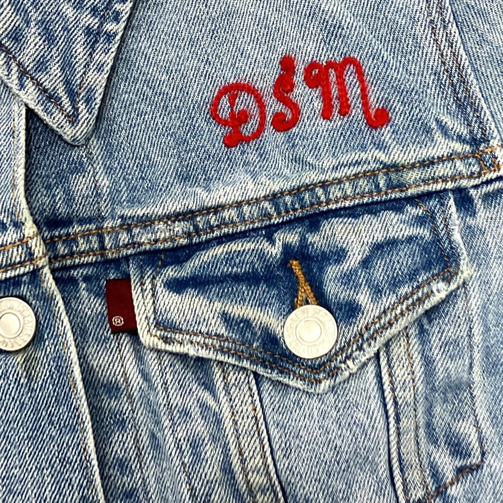 Levi's Levi’s Denim Jacket Womens Small Trucker Light Wash Fitted Red Tab Denim Jacket Blues Size S / US 4 / IT 40 - 2 Thumbnail