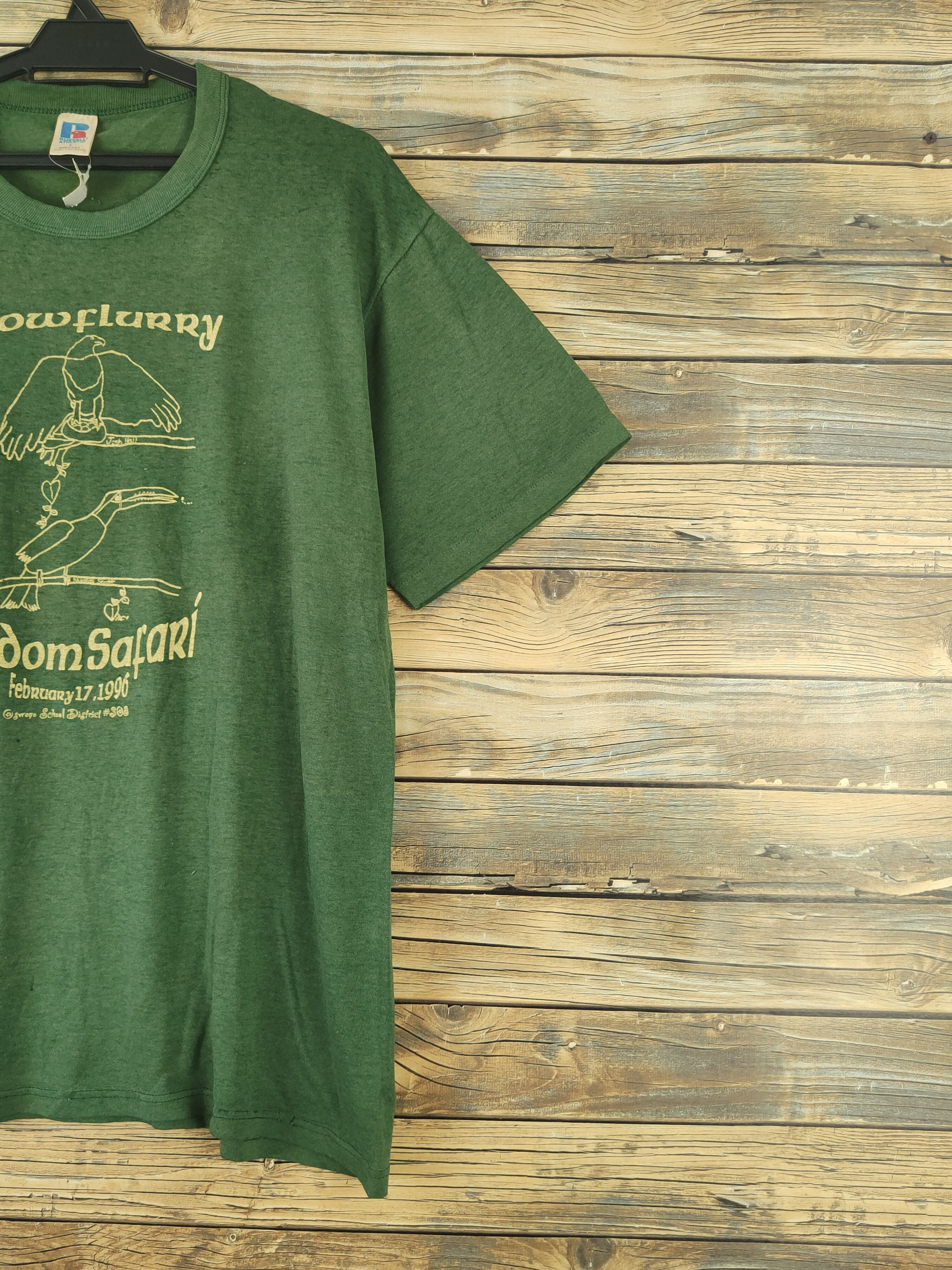 Vintage DL 90' vintage safari Russell Athletic Green T-shirt #1802 Size US L / EU 52-54 / 3 - 6 Thumbnail