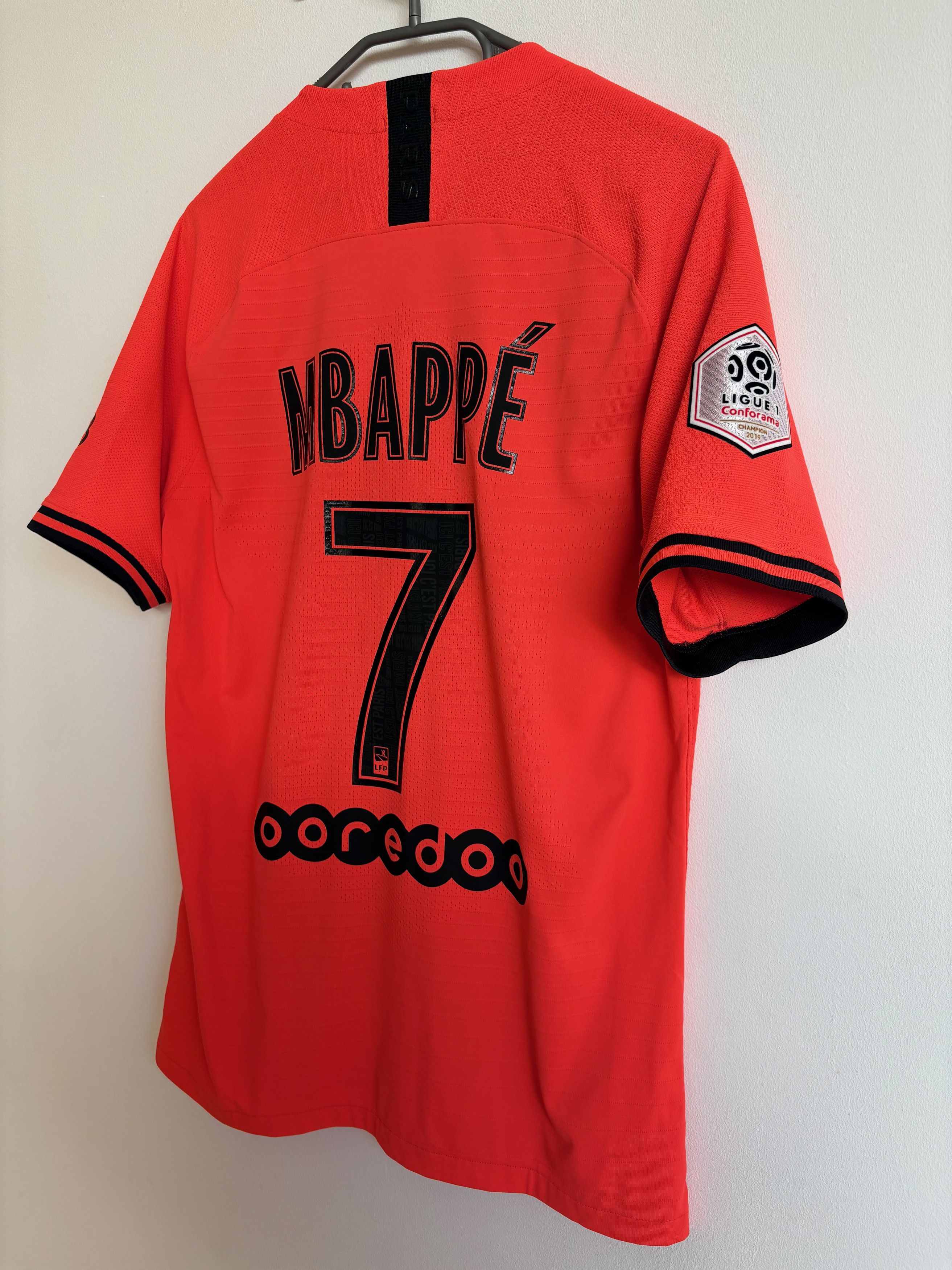 Jordan Brand PSG 2019/20 Away Mbappé 7 Player Version (Vaporknit) Size US M / EU 48-50 / 2 - 13 Thumbnail