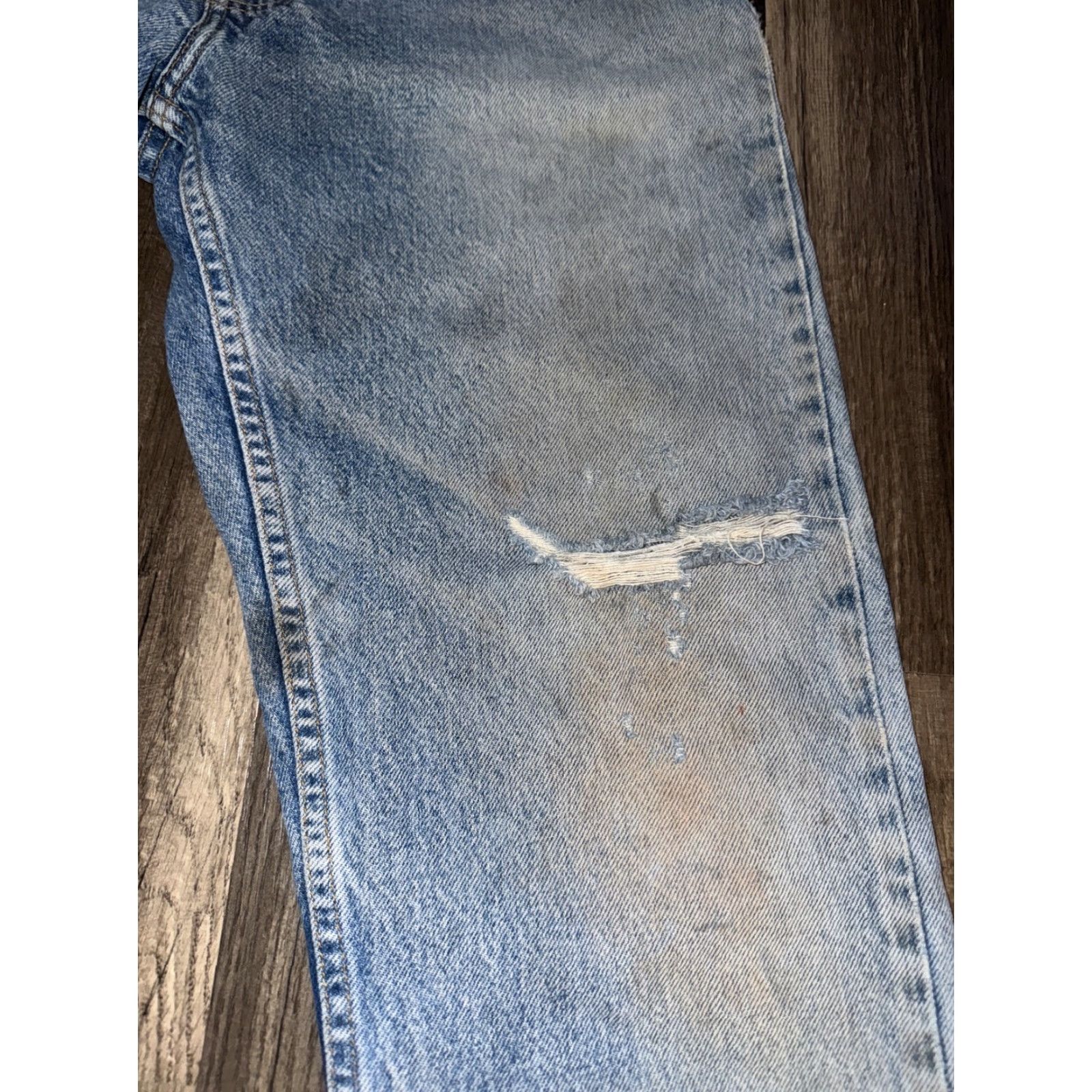 Levi's VINTAGE Levi’s 505 Jeans Men 32x29 Distressed Light Blue Distressed 505 Straight Jeans Size US 32 / EU 48 - 3 Thumbnail