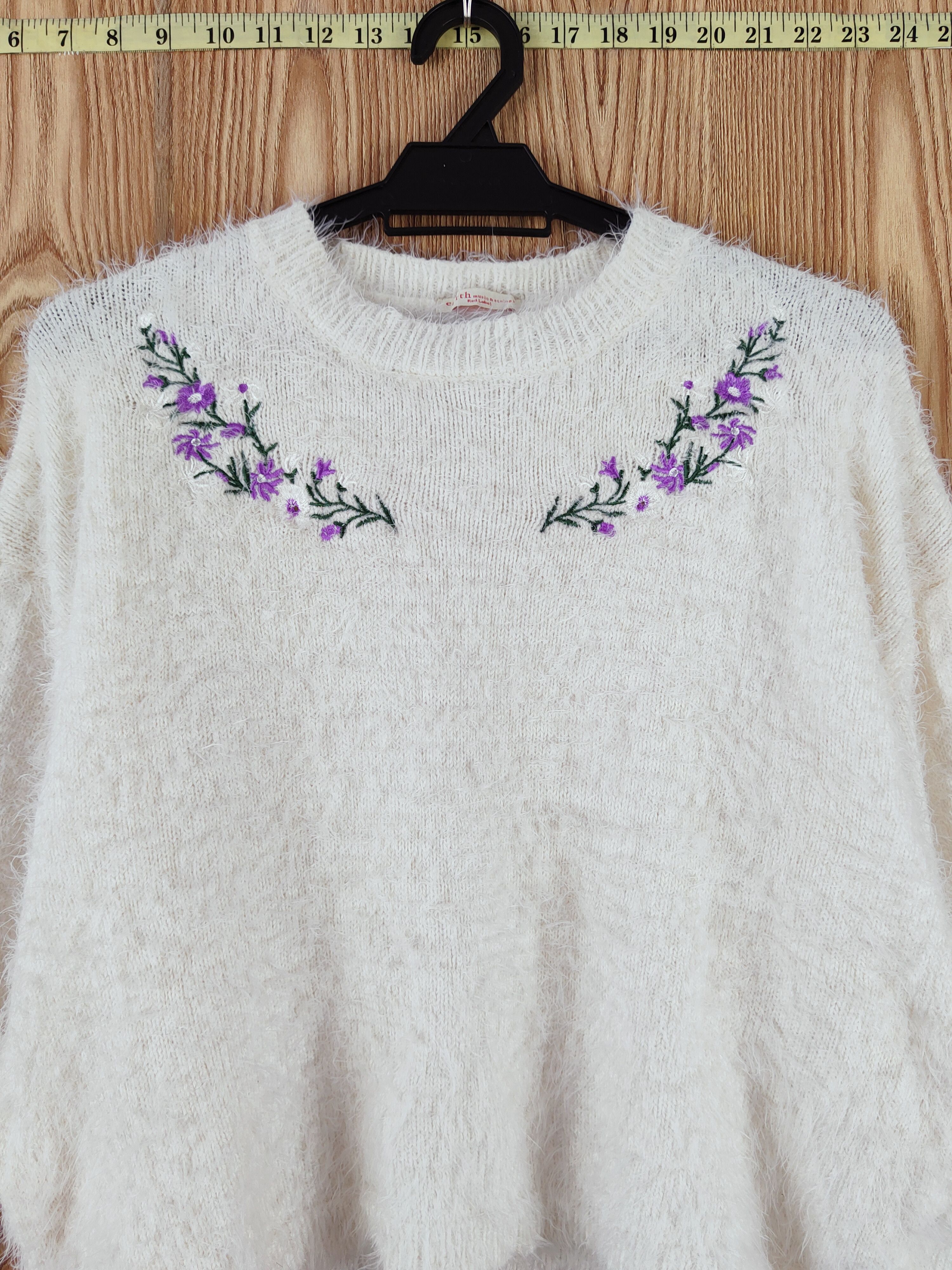 Designer × Japanese Brand × Vintage Vintage Earth Music & Ecology Cream Fur Mohair Knitwear Size L / US 10 / IT 46 - 2 Thumbnail