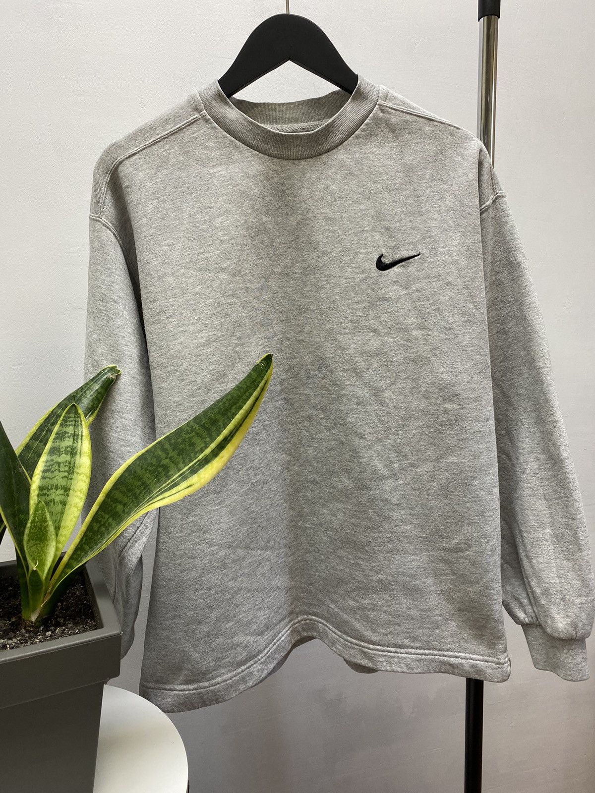 Nike × Vintage Vintage 90s Nike Swoosh Sweatshirt Classic Logo Men’s Grey M Size US M / EU 48-50 / 2 - 3 Thumbnail