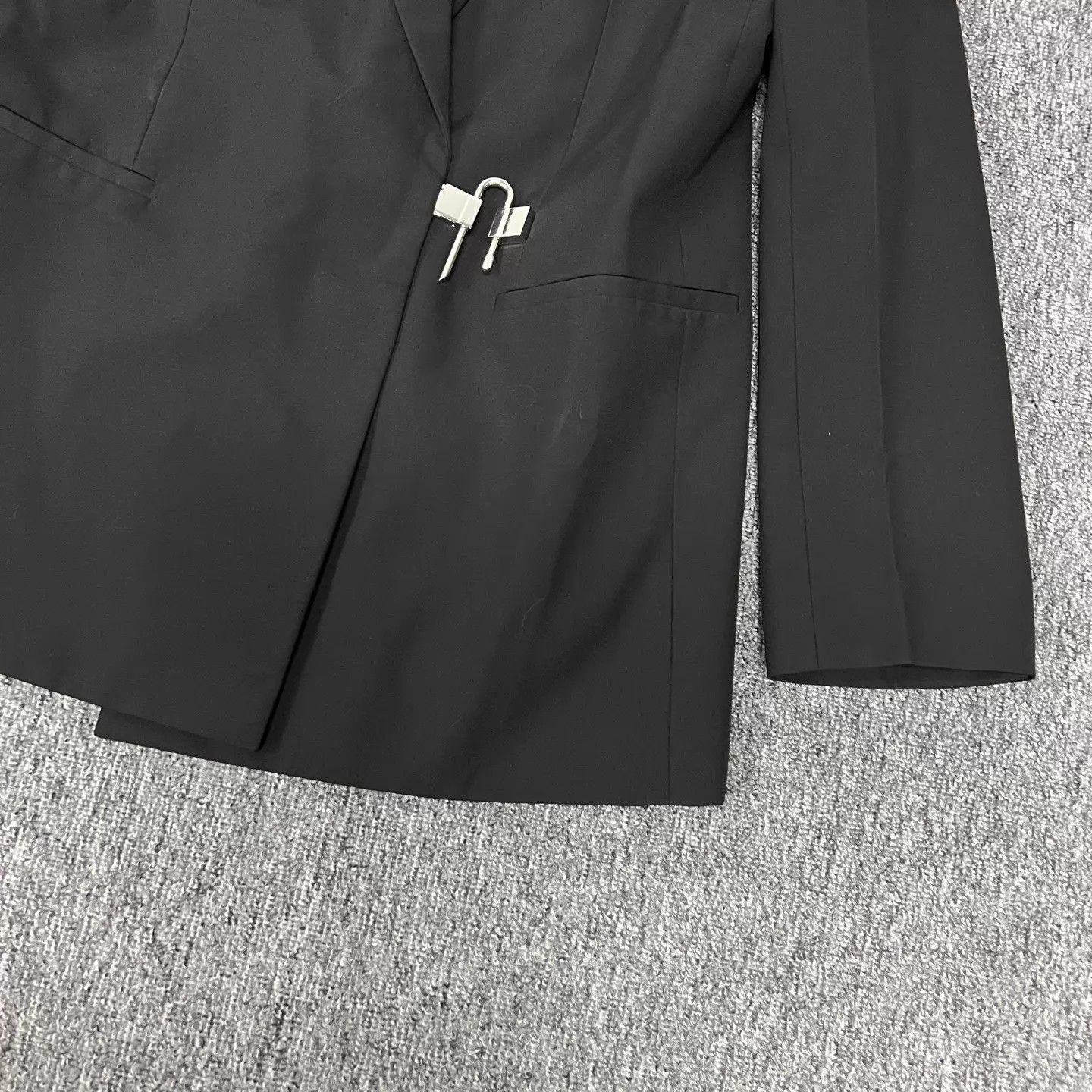 Givenchy Givenchy Lock Black Blazer 40 99 New Size S / US 4 / IT 40 - 4 Thumbnail