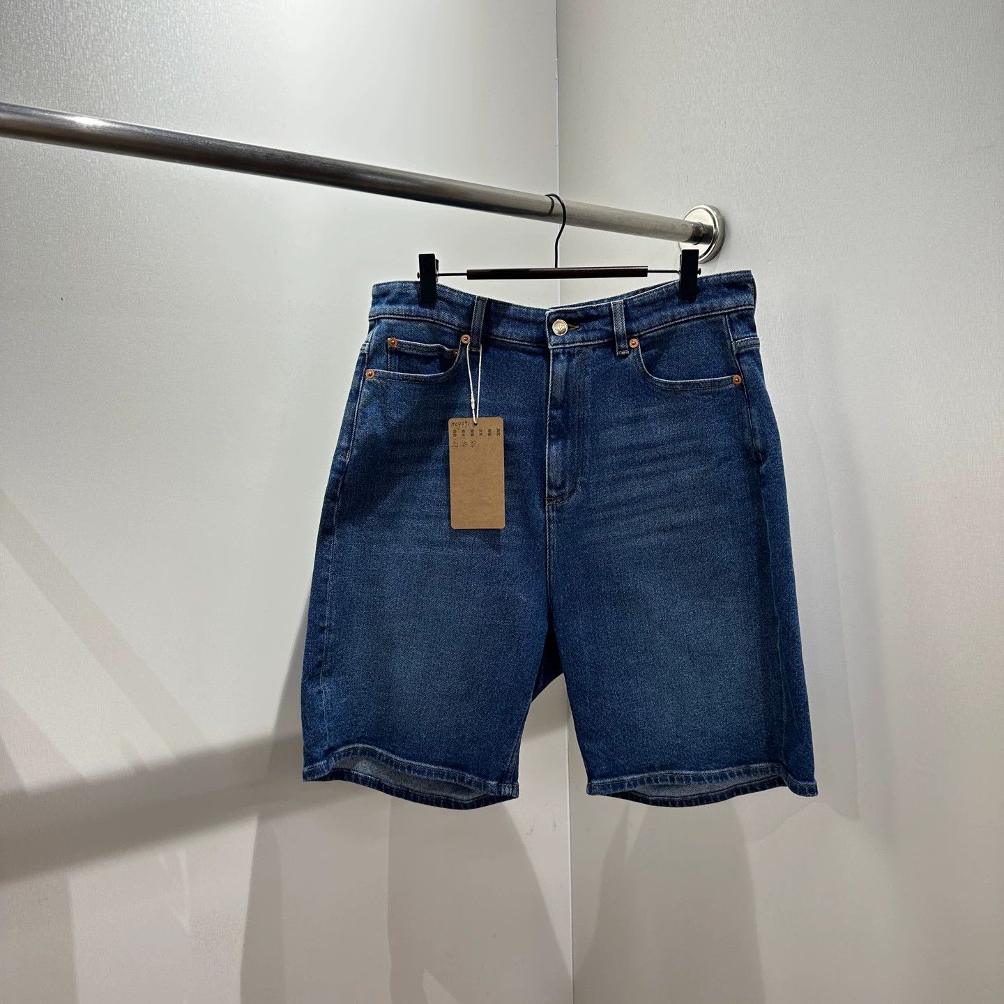 Valentino Valentino May491 White Leather Logo 27 Denim Shorts Size US 27 - 2 Thumbnail
