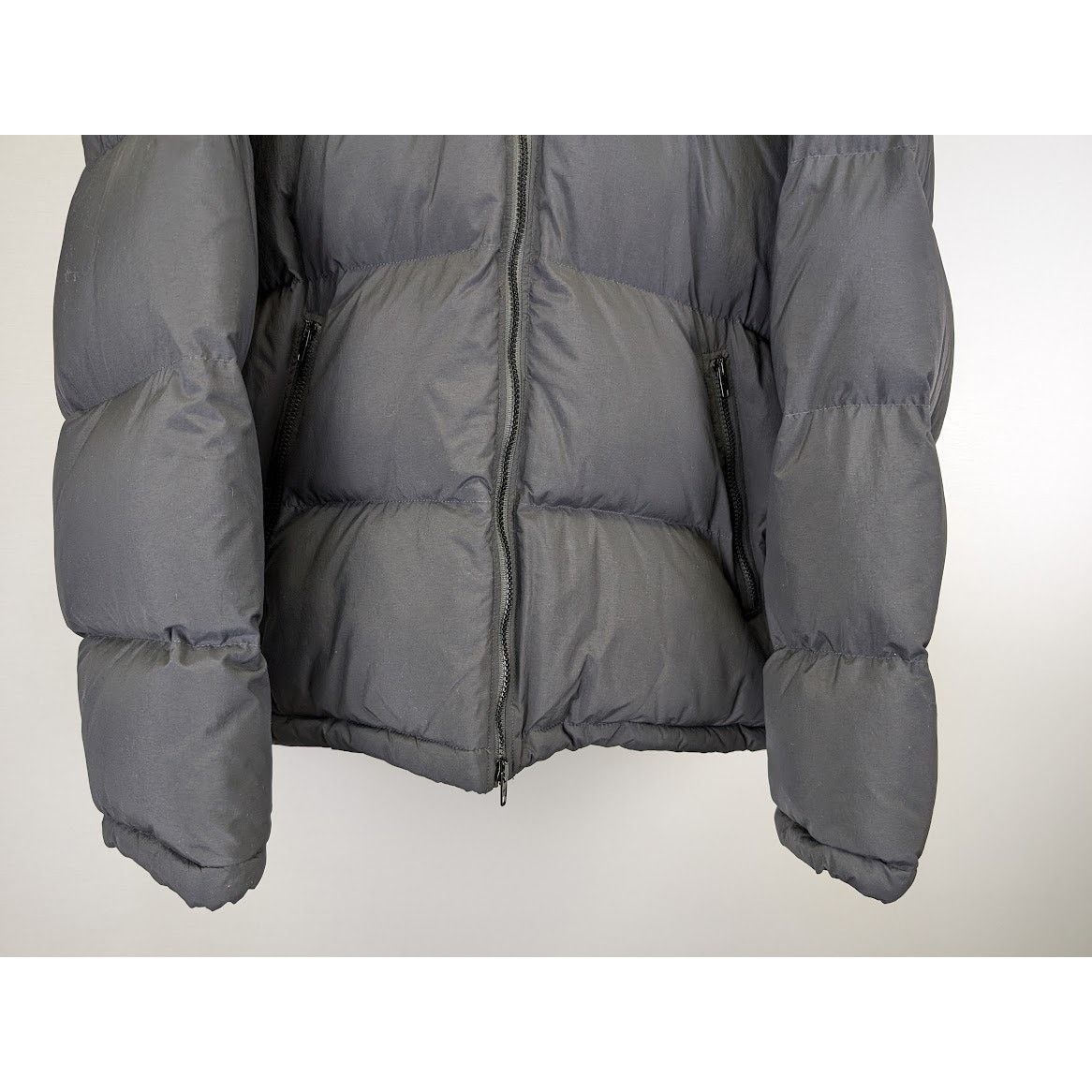 Balenciaga o1rshd1 Sporty B Down Puffer Jacket in Black Size US M / EU 48-50 / 2 - 7 Thumbnail