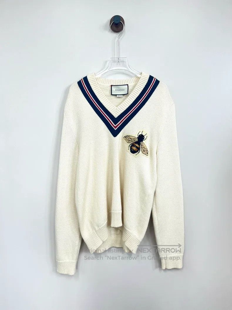 Gucci Gucci White college style bee v-neck knitted sweater Size US XS / EU 42 / 0 - 1 Thumbnail