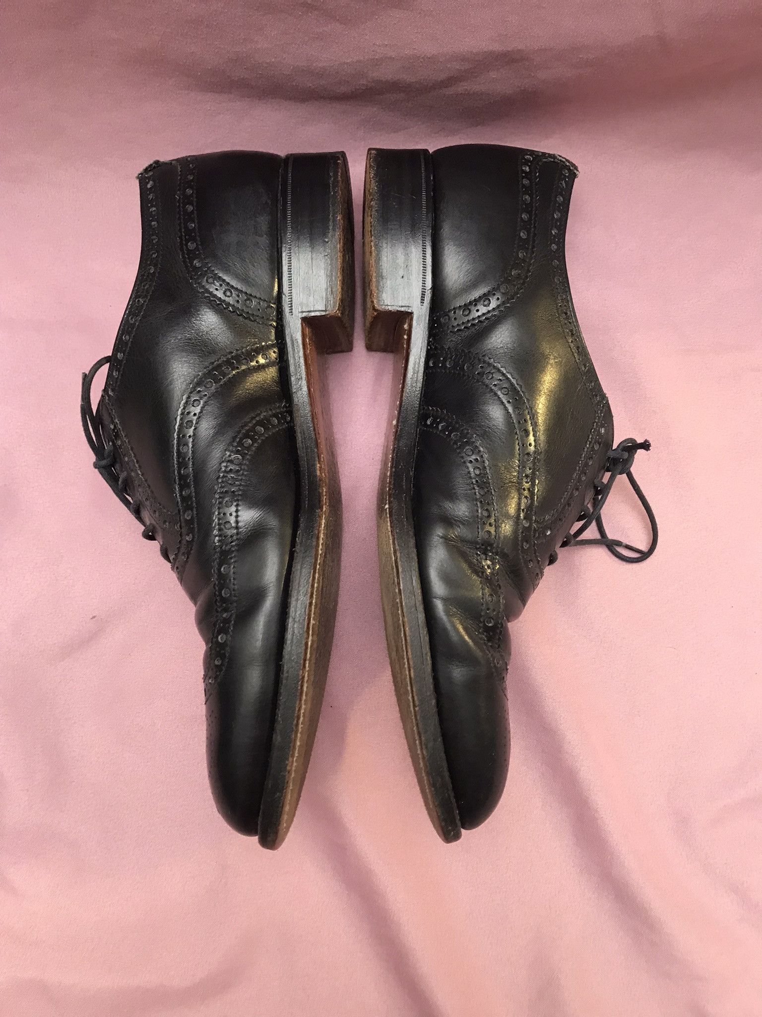 Crockett & Jones CROCKETT & JONES MADE IN ENGLAND BLACK LEATHER FULL BROGUES Size US 8 / EU 41 - 9 Thumbnail