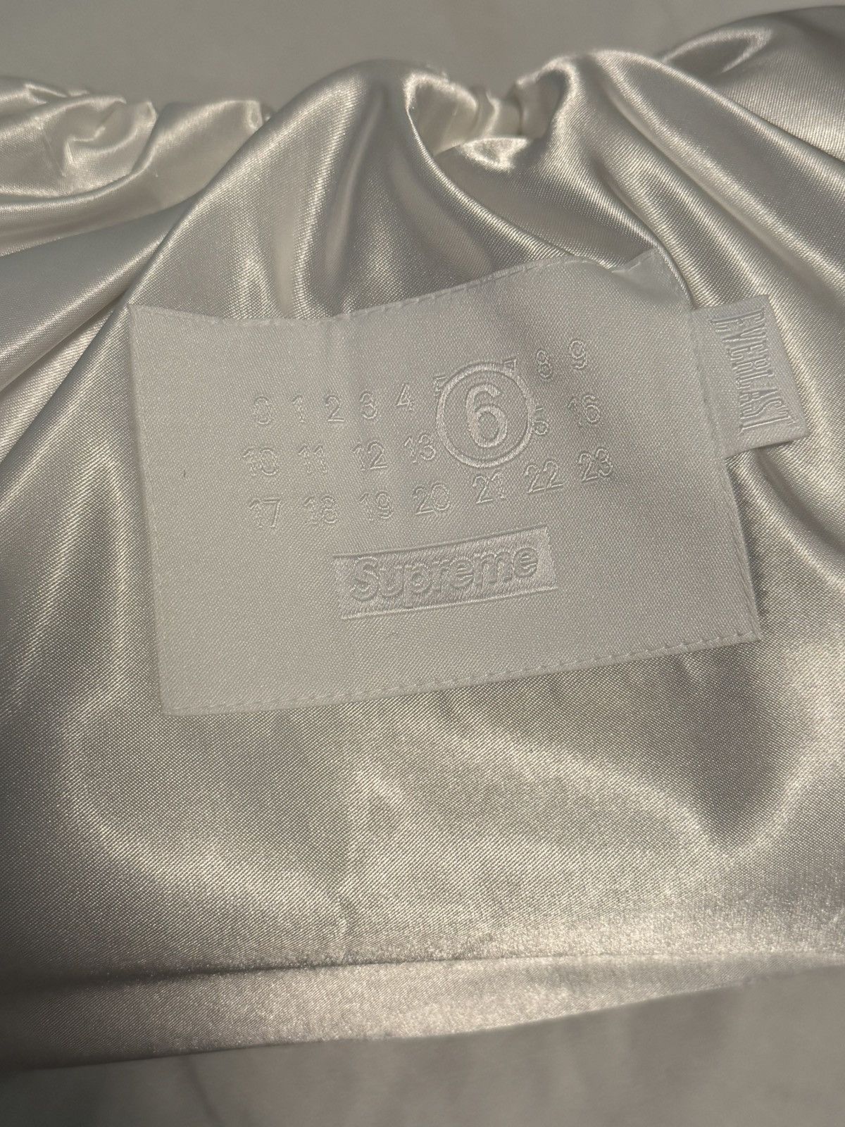 Maison Margiela × Supreme Supreme MM6 Maison Margiela Boxing Gloves Brand New Size ONE SIZE - 7 Thumbnail