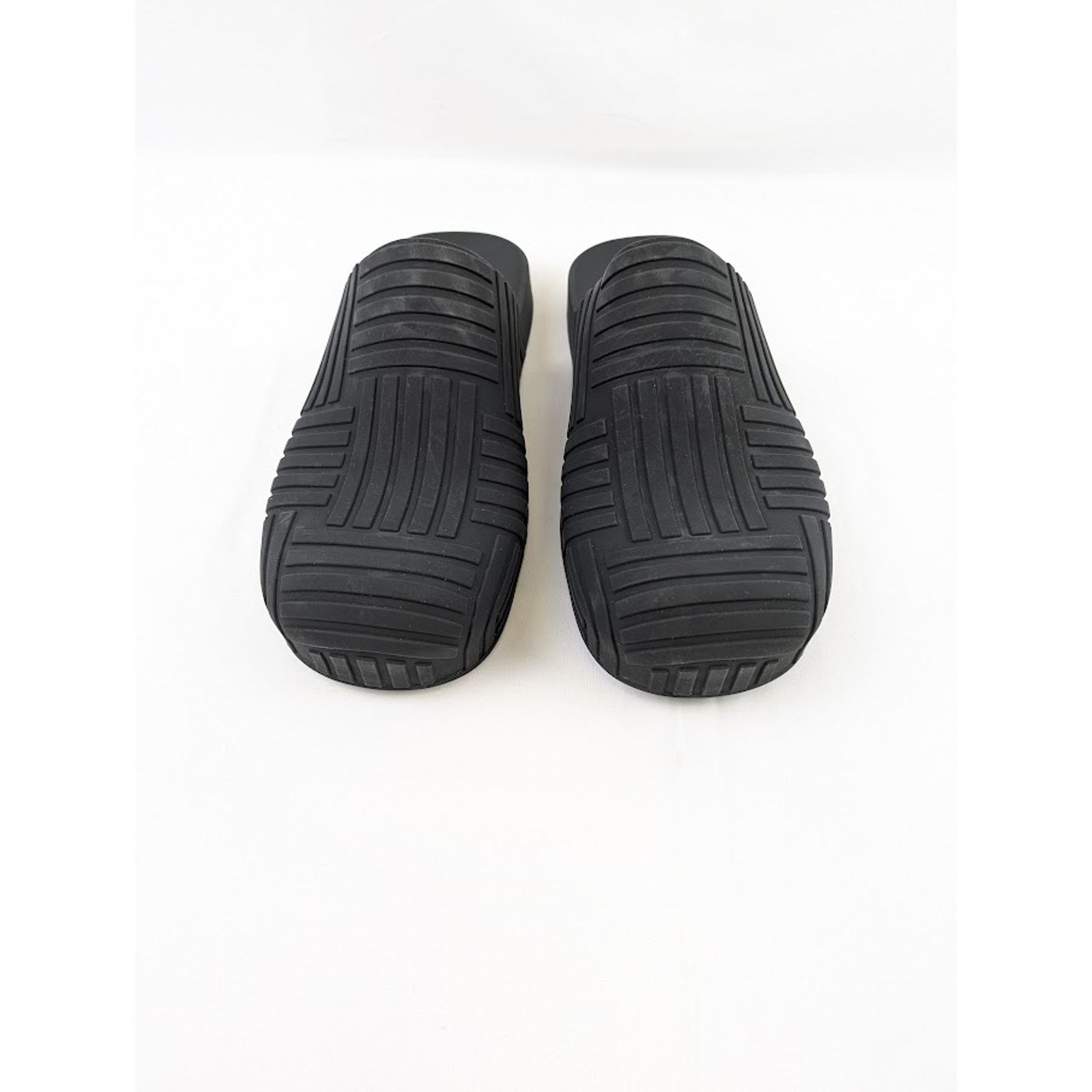 Bottega Veneta o1rshd1 Q:2 / Rubber Carpet Slider Sandal in Black Size US 12 / EU 45 - 14 Thumbnail