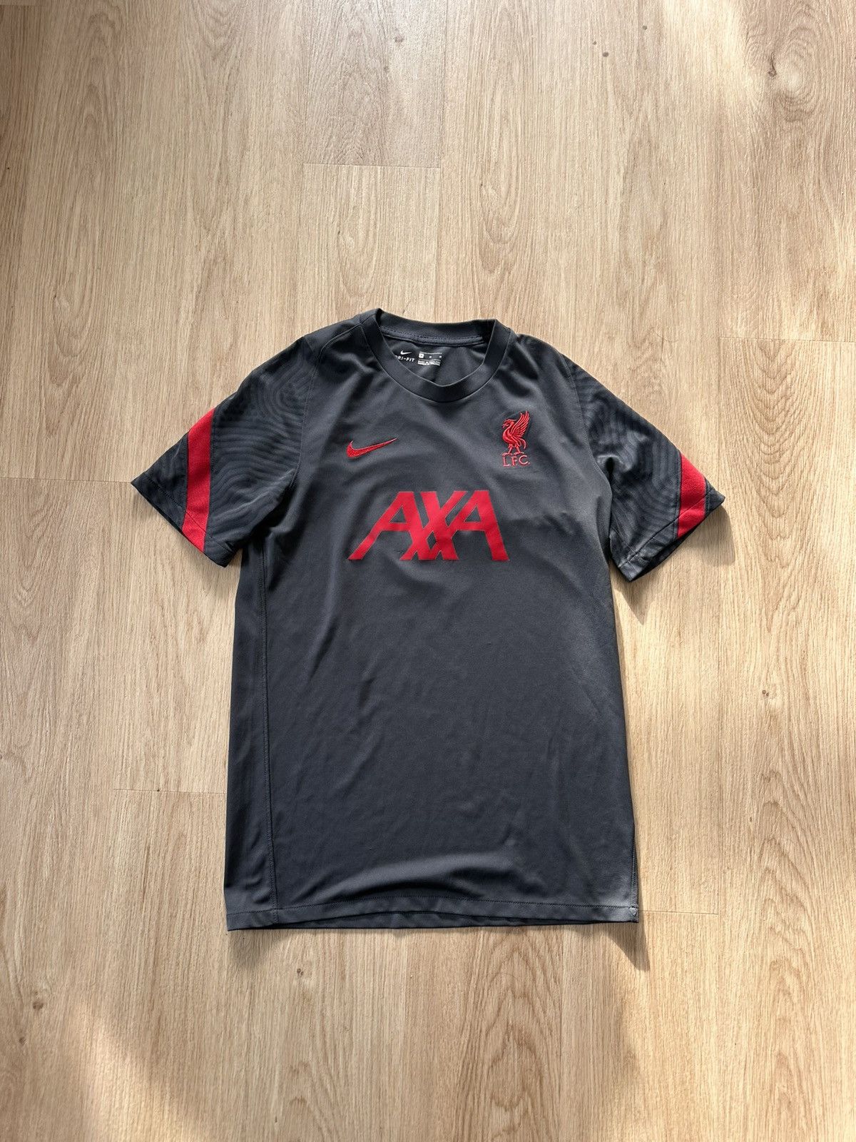 Liverpool Nike soccer jersey size M