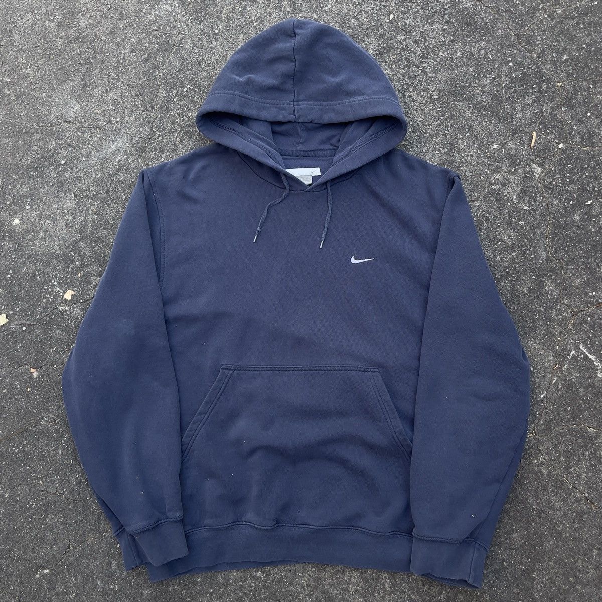 Nike × Vintage Vintage Thrashed Navy Y2K NIKE Mini Swoosh Hoodie Size US M / EU 48-50 / 2 - 1 Thumbnail
