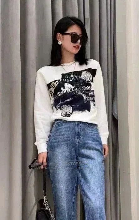 Chanel white embroidered logo sweatshirt by Chanel. Size L / US 10 / IT 46 - 5 Thumbnail