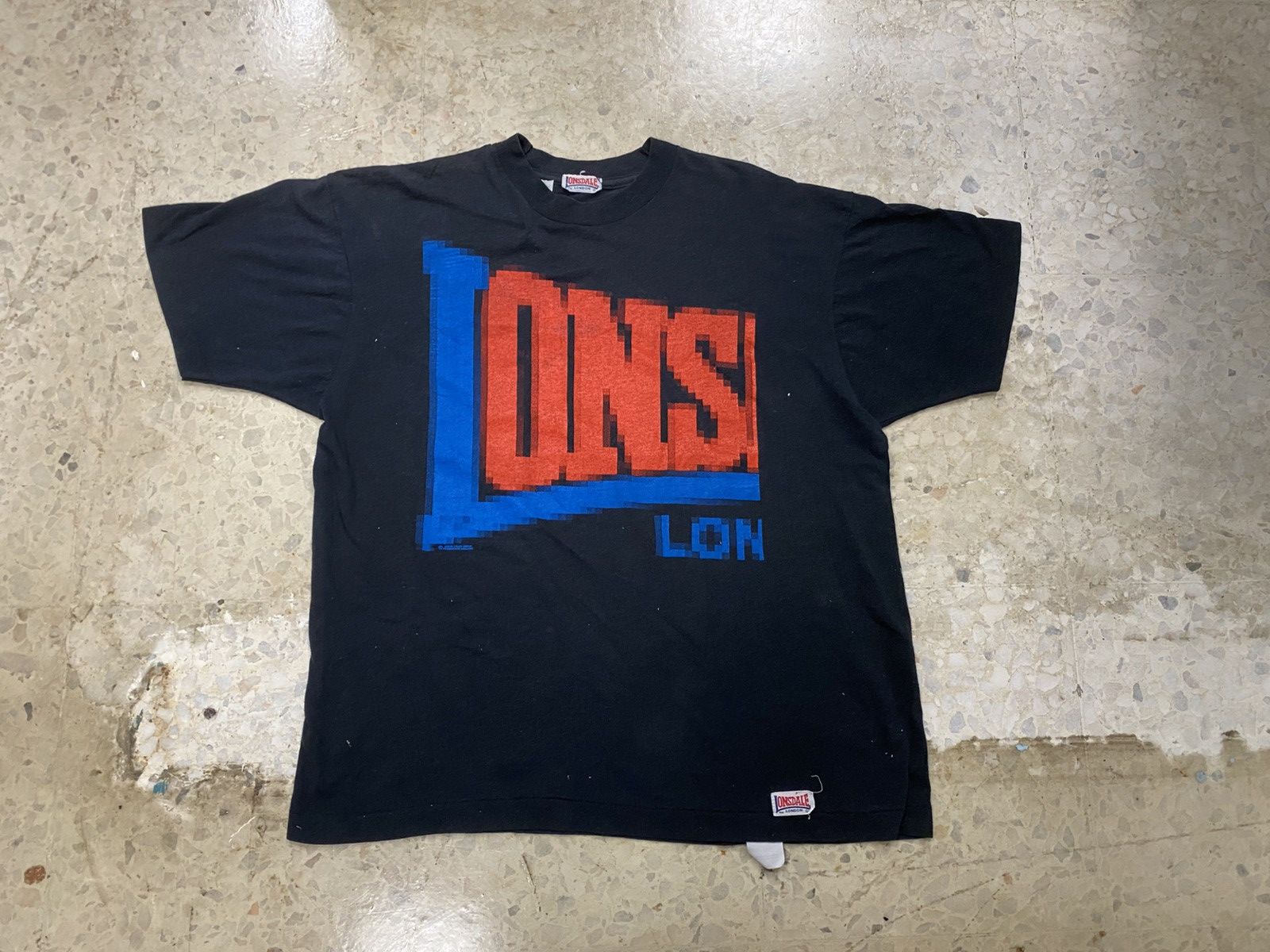 Lonsdale Vintage londale size L big logo 3385 Size US L / EU 52-54 / 3 - 1 Thumbnail