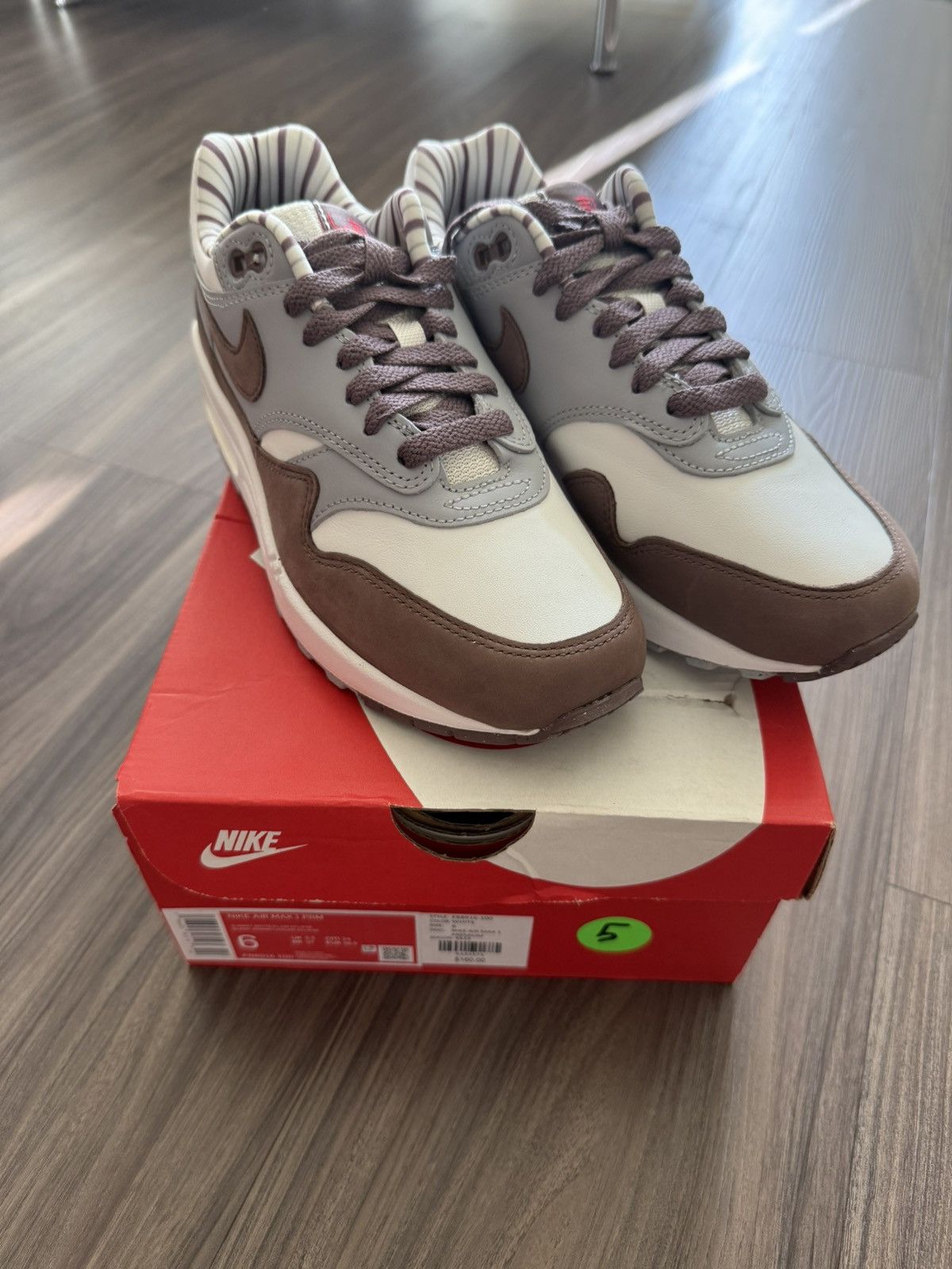 Nike Nike Air Max 1 PRM Plum Eclipse Summit White M 6 / W 7.5 Size US 6 / EU 39 - 1 Thumbnail