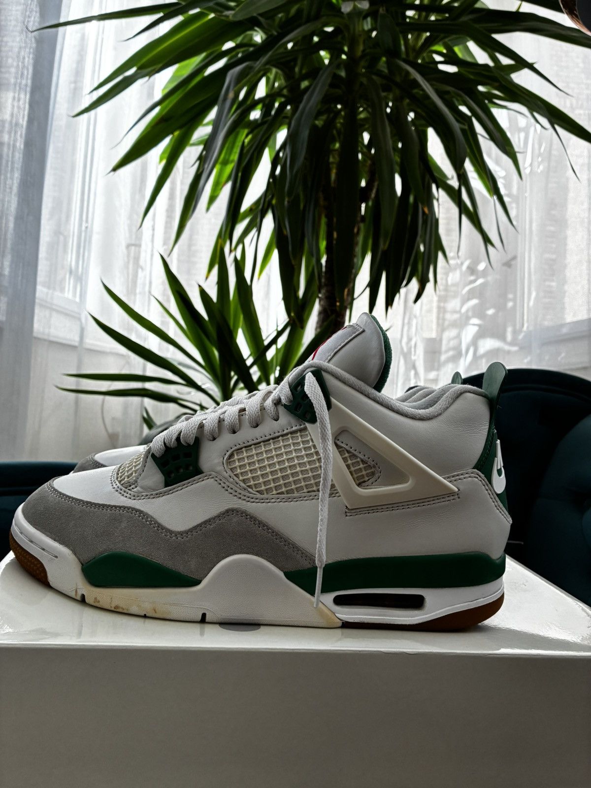 Jordan Brand Jordan 4 SB Pine Green Size US 10 / EU 43 - 3 Thumbnail