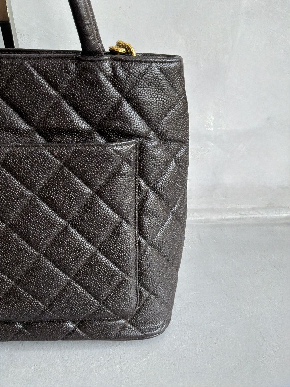 Chanel 2001 - Chanel Quilted Caviar Medallion Bag Size ONE SIZE - 14 Thumbnail