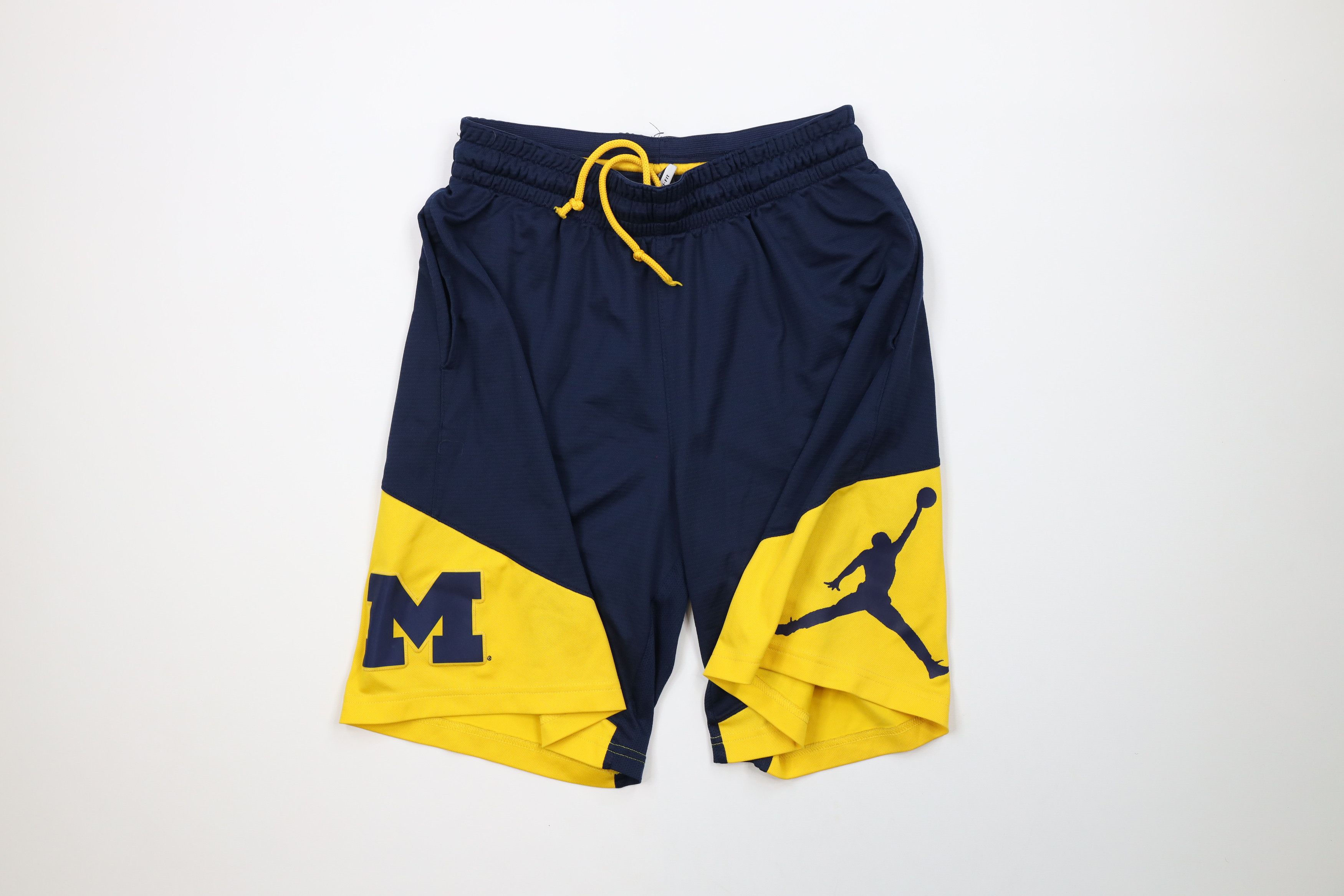 Nike × Vintage Nike Air Jordan University of Michigan Basketball Shorts Size US 34 / EU 50 - 1 Thumbnail