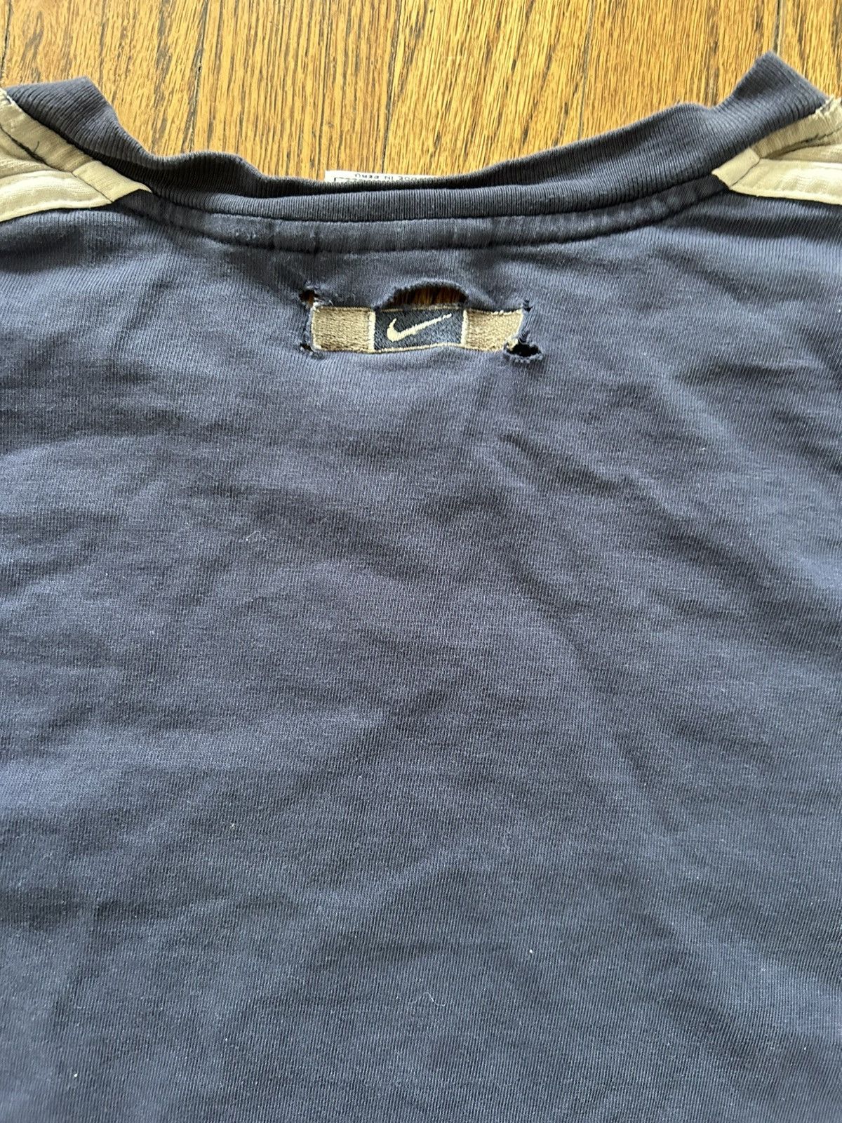 Nike Nike center swoosh ling sleeve striped shirt Size US XL / EU 56 / 4 - 6 Thumbnail