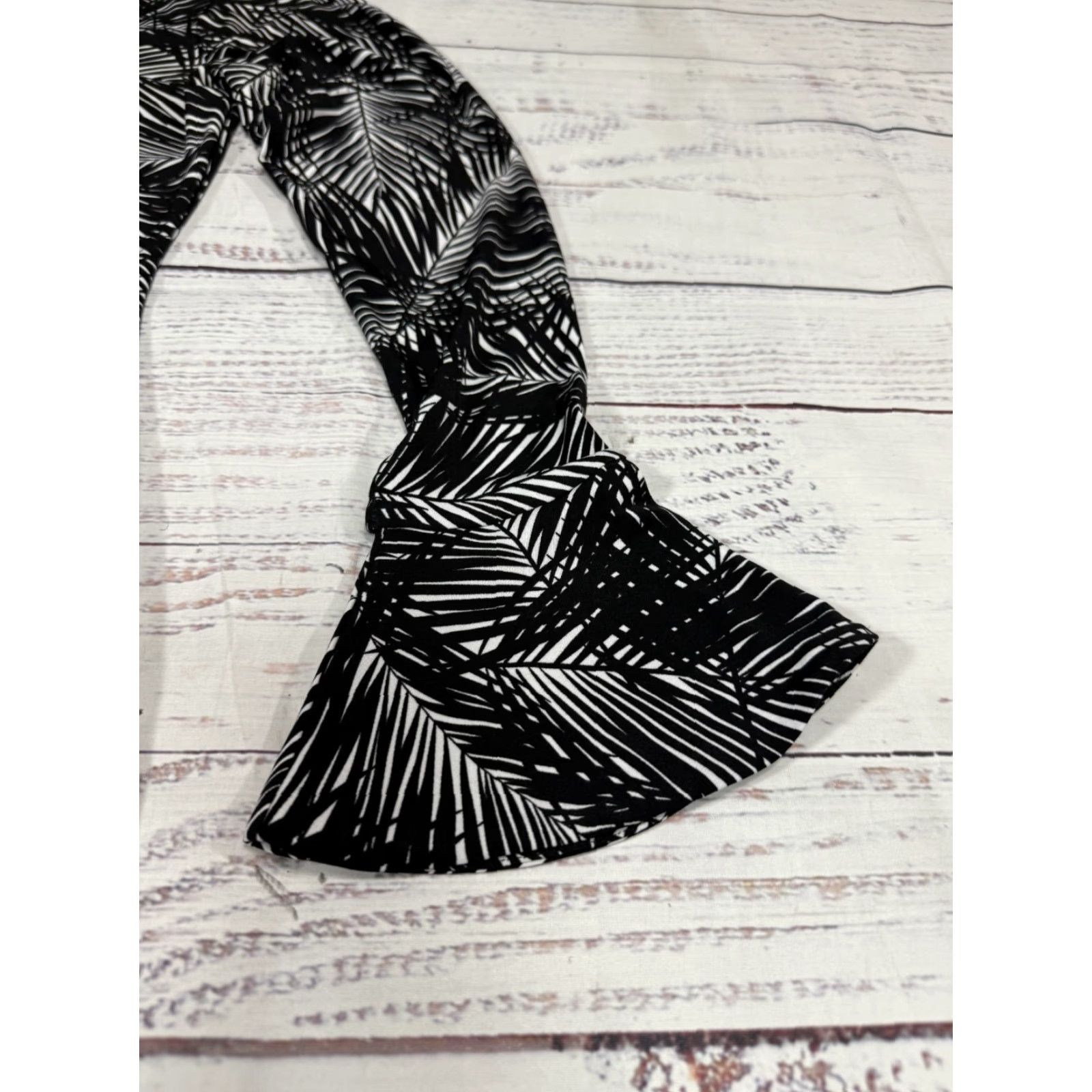 Michael Kors Michael Kors Black White Bodycon Dress Mini Leaves All Over Print Stretch M NWT Dress Womens Small? Size M / US 6-8 / IT 42-44 - 6 Thumbnail
