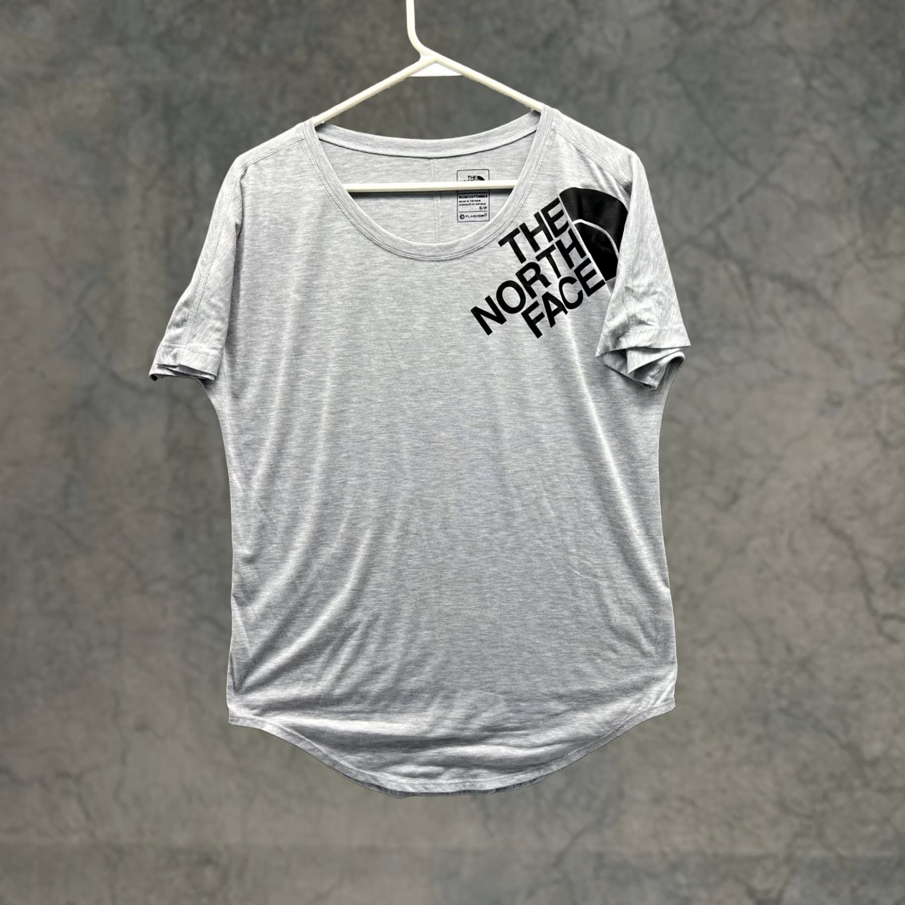 The North Face The North Face Shirt Womens Small Gray FlashDry Scoop Neck Short Sleeve Top Size S / US 4 / IT 40 - 1 Thumbnail