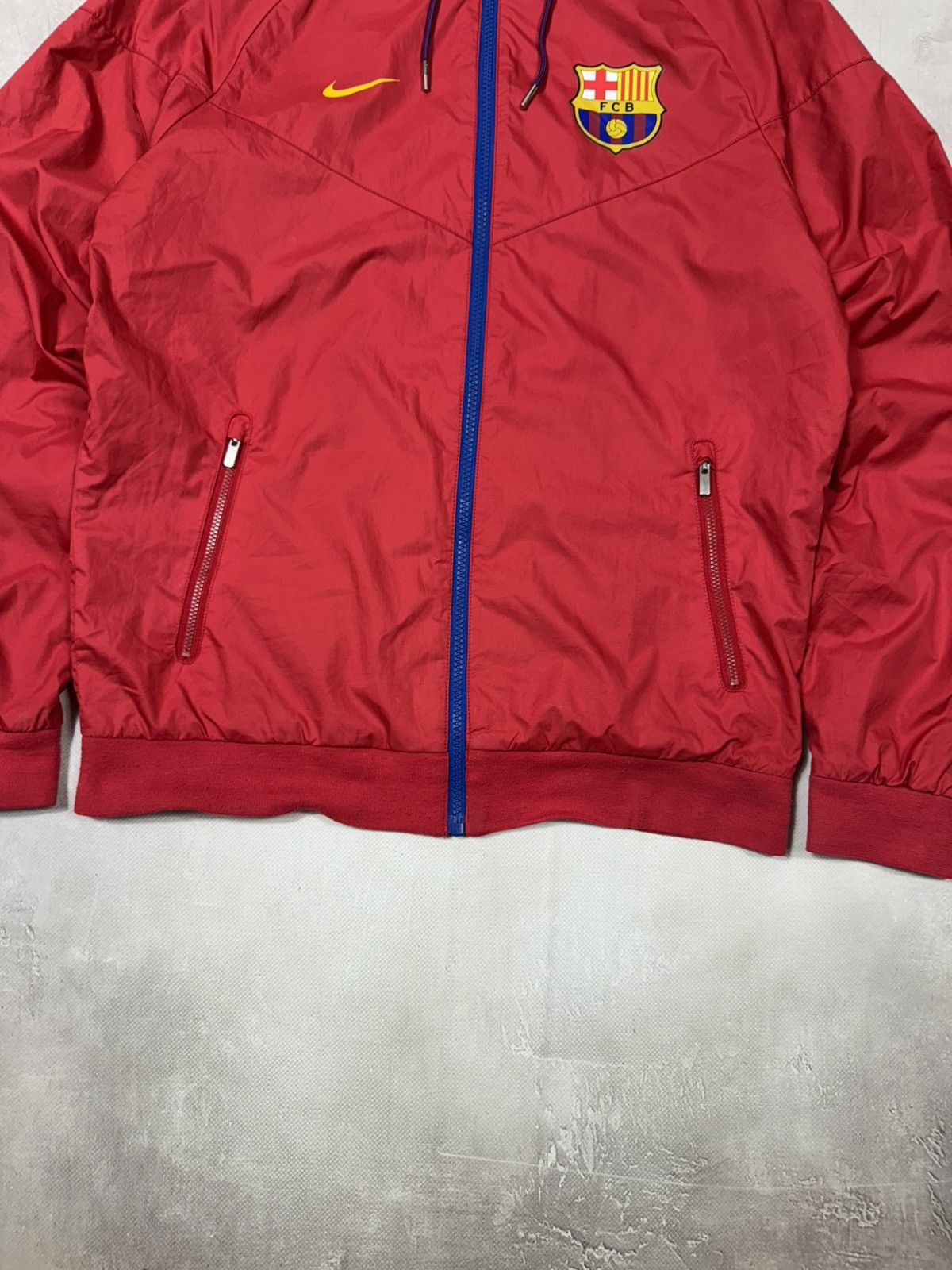 Nike Vintage Nike Barcelona Red Nylon Jacket Size US S / EU 44-46 / 1 - 4 Thumbnail