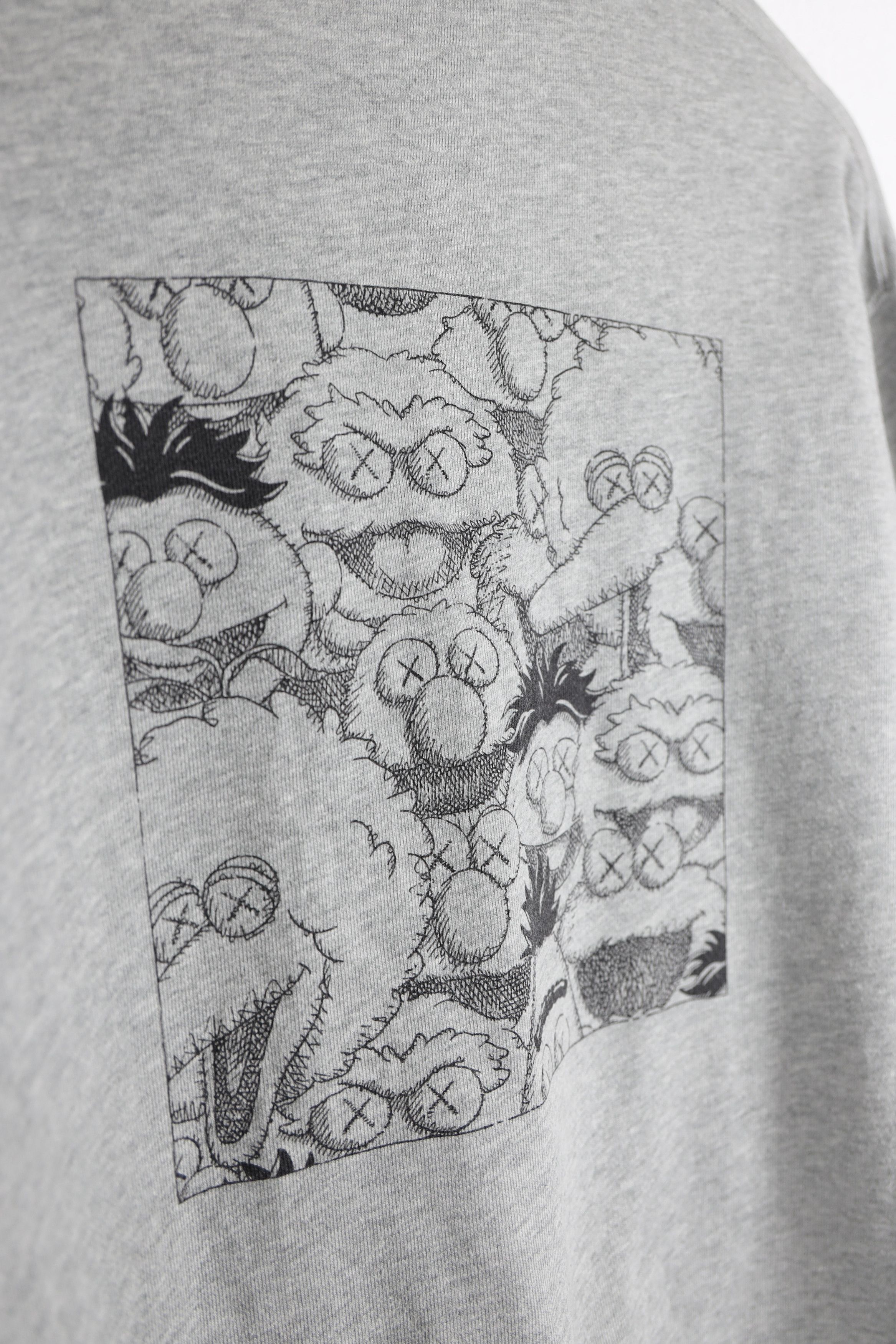 Kaws Kaws x Uniqlo Sesame Logo Sweatshirt Japan Size US M / EU 48-50 / 2 - 13 Thumbnail