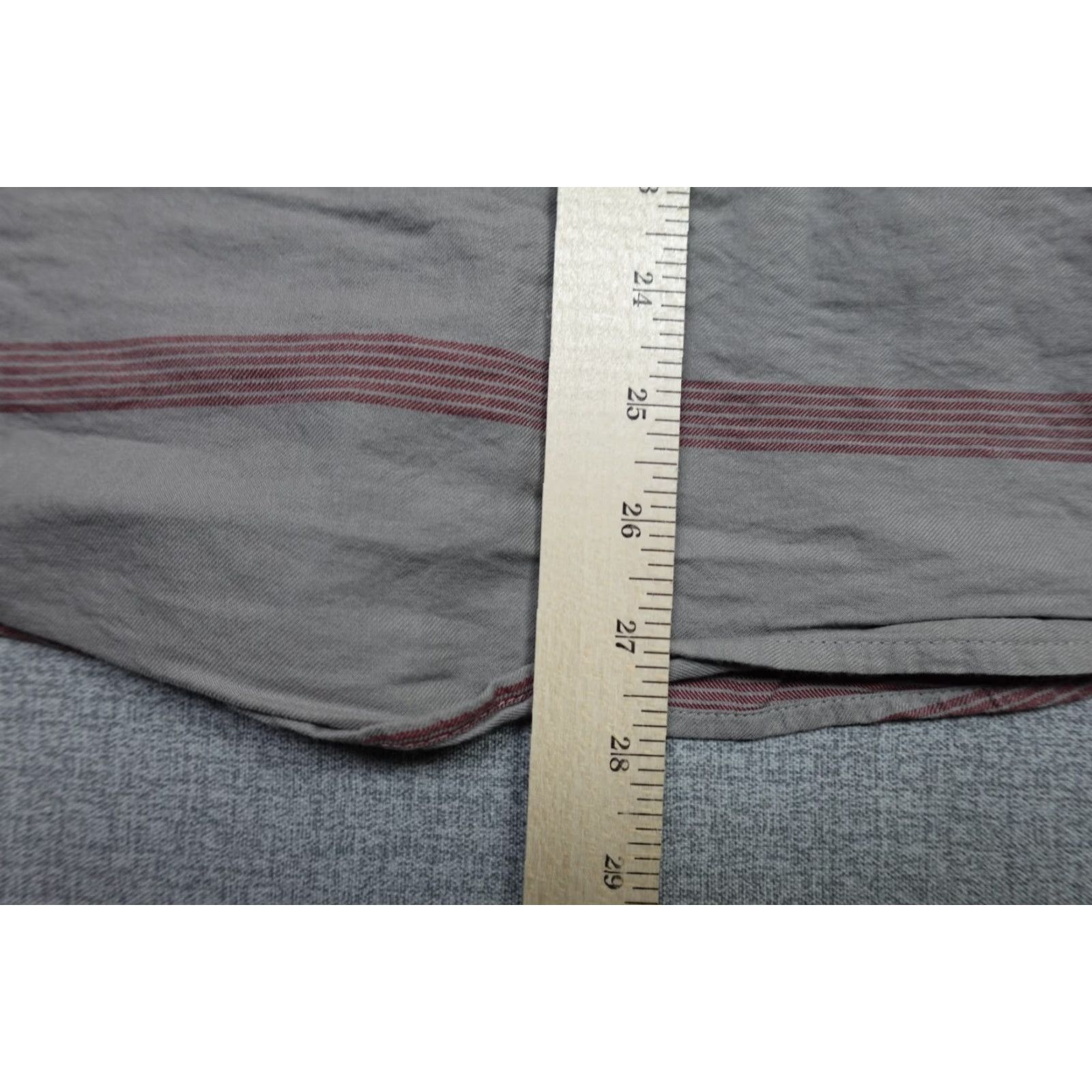 Oakley Oakley Shirt Mens Small Gray Button Front Flannel Plaid Camp Lightweight Soft Button-Up Casual Mens Regular Cotton Oakley Shirt Size US S / EU 44-46 / 1 - 6 Thumbnail
