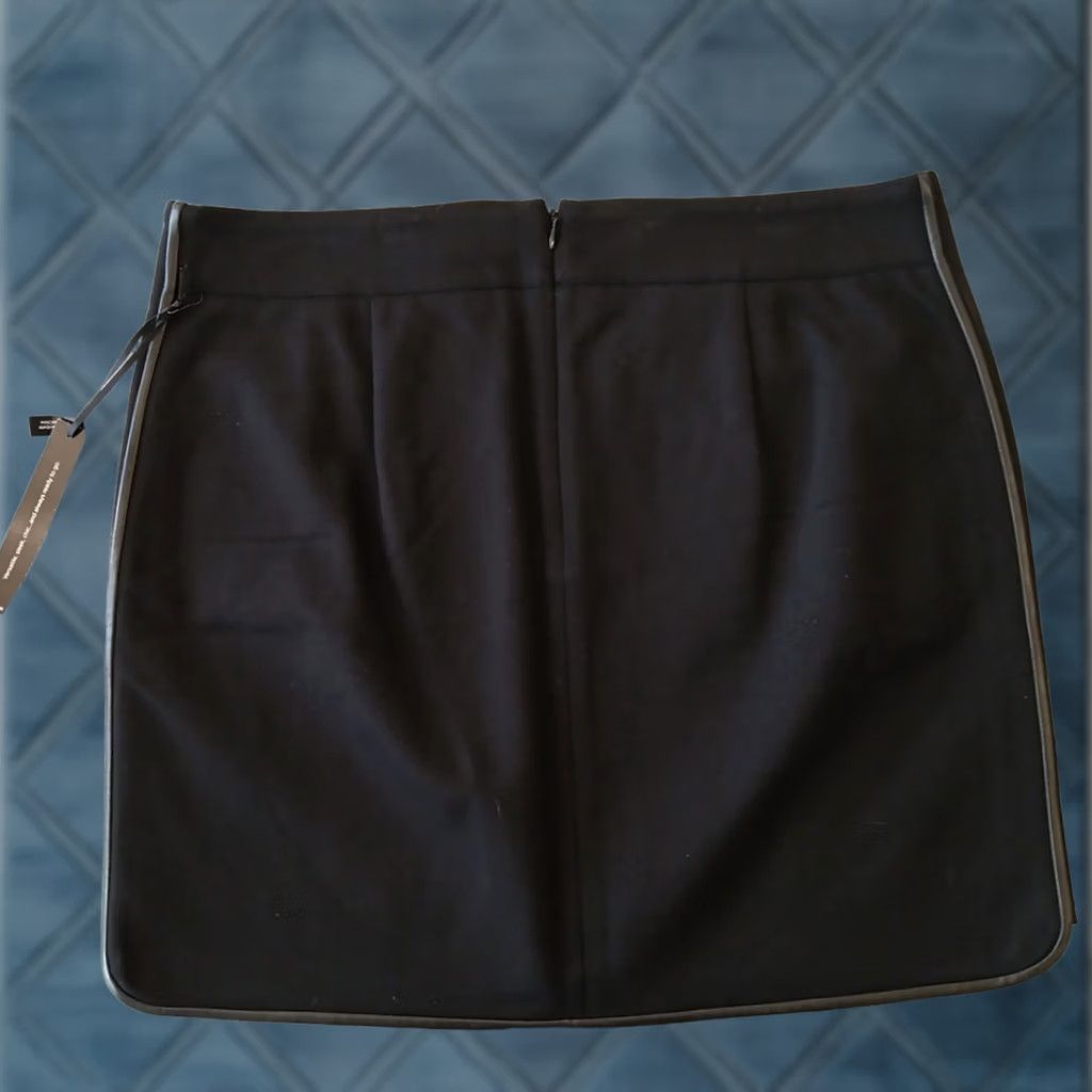 White House Black Market White House Black Market Skirt Regular 10 Black Mini Ponte Pockets Zipped Short Womens Size 32" / US 10 / IT 46 - 1 Thumbnail