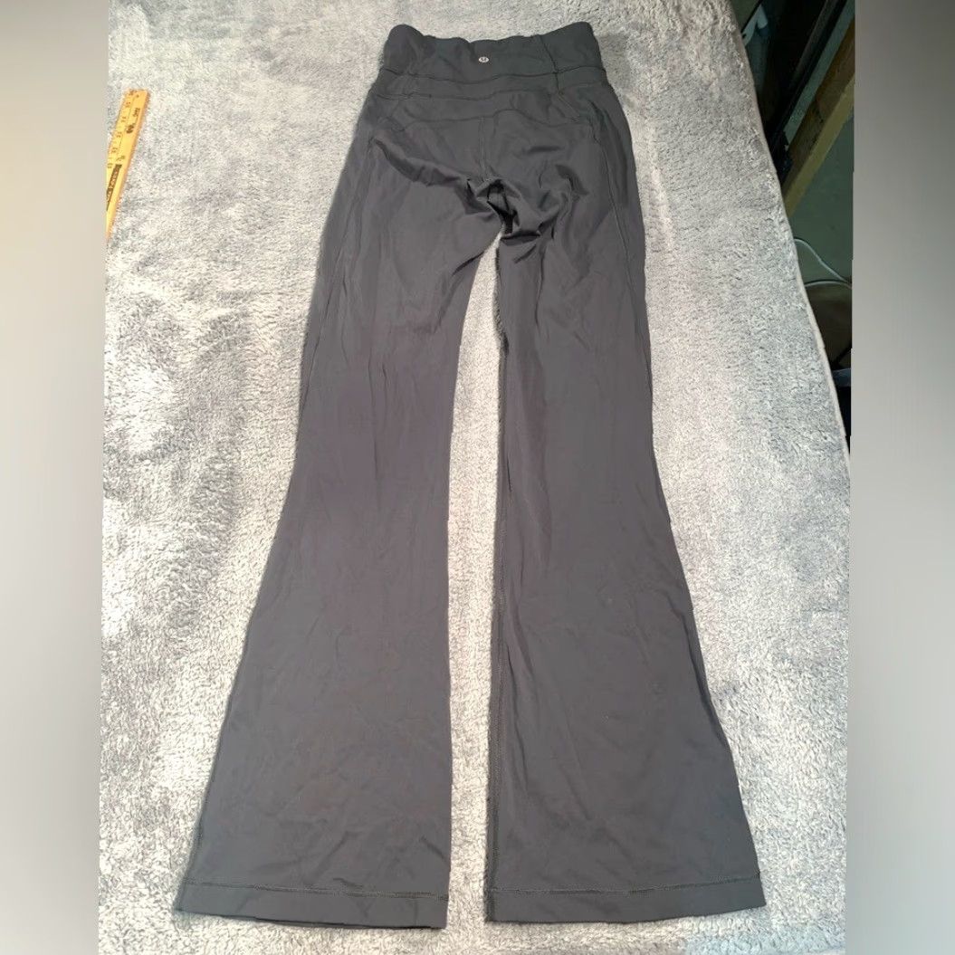 Lululemon Lululemon groove pant flare 4 gray Women Regular Ankle Gray 4 Lululemon groove pant flare 4 gray Size 27" / US 4 / IT 40 - 7 Thumbnail