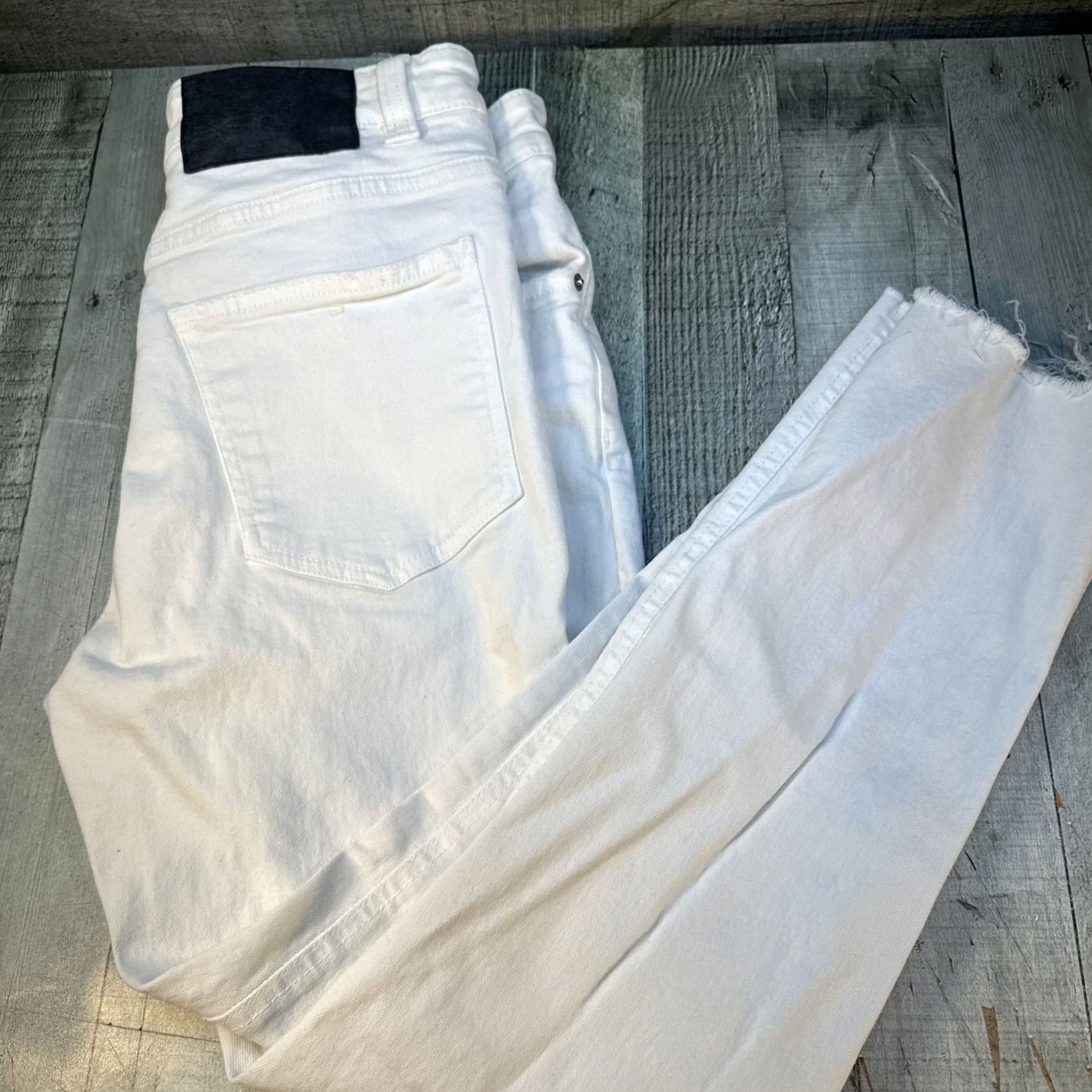 Zara VINTAGE Men’s White Zara Size 31 Distress Capri Length 25 White Jeans Size US 31 - 4 Thumbnail