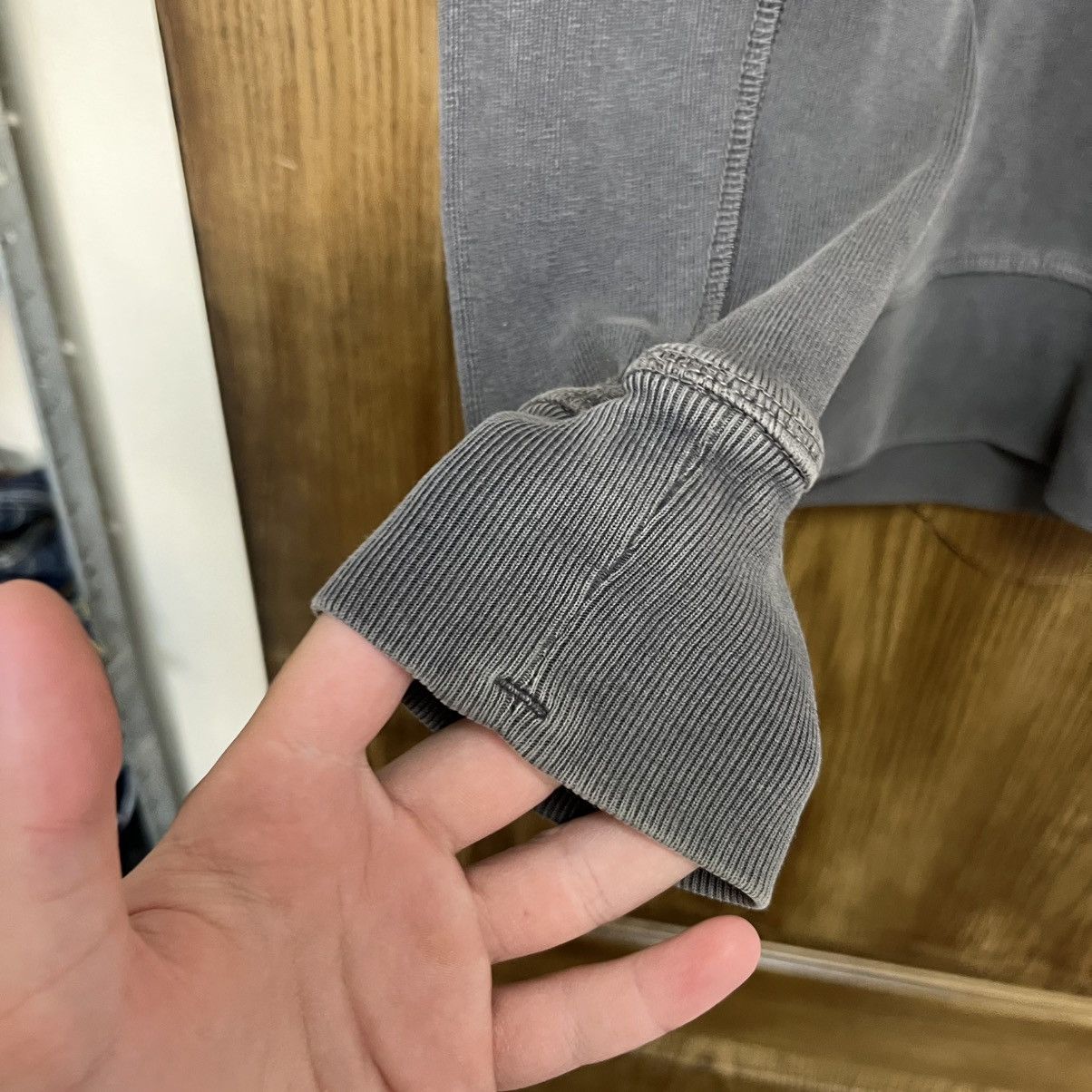 Stone Island Stone Island Sweatshirt Crewneck Grey Badge Logo Size US S / EU 44-46 / 1 - 8 Thumbnail