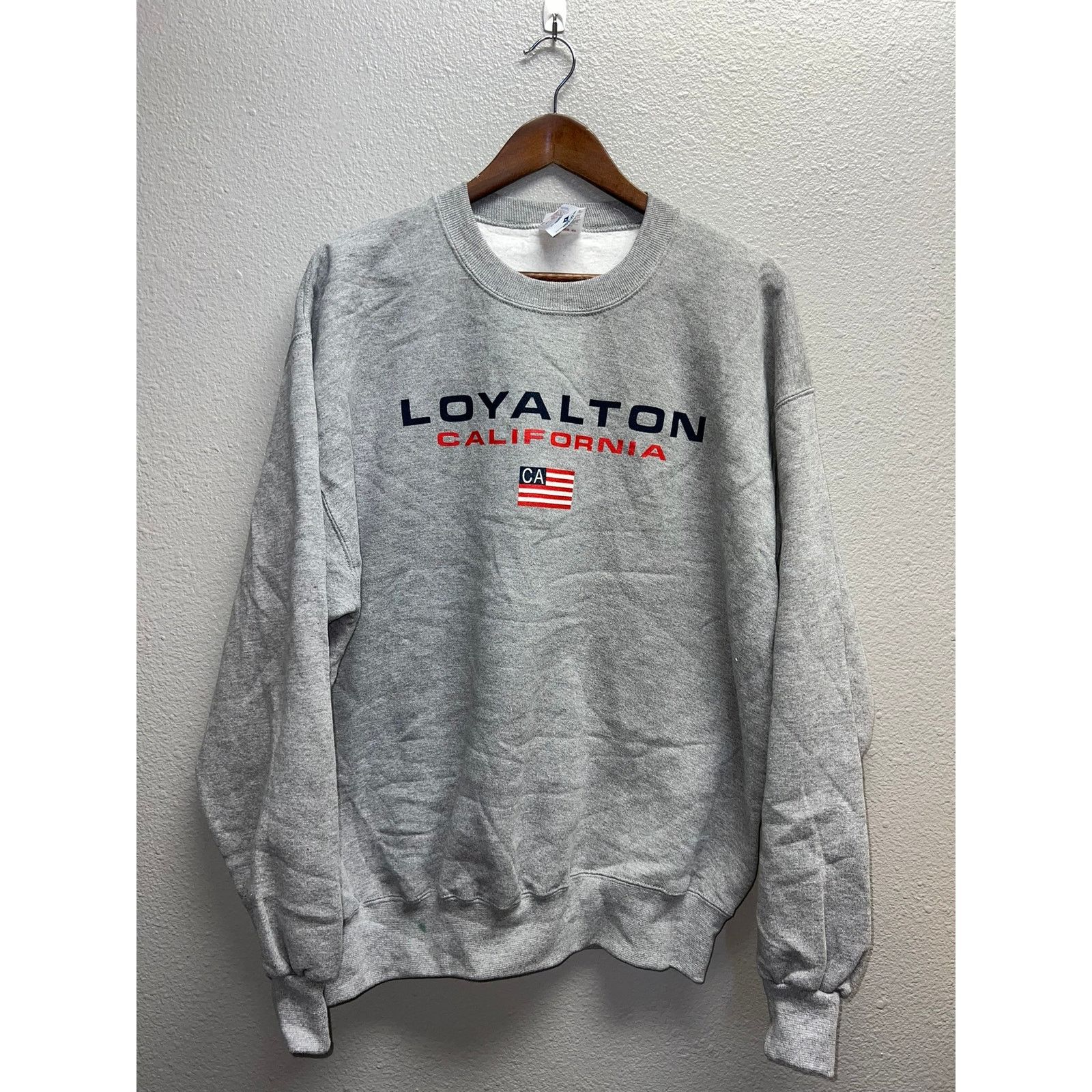Vintage Vintage Loyalton California Sweatshirt Crewneck Jerzees 90s Size US L / EU 52-54 / 3 - 1 Thumbnail