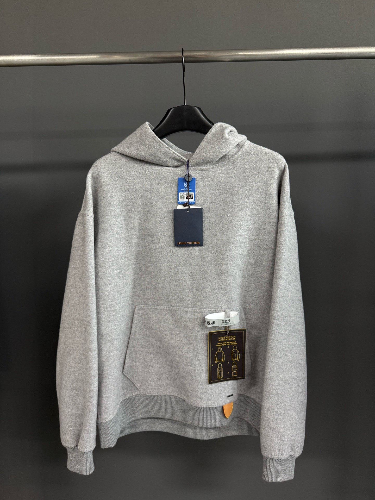 Louis Vuitton Louis Vuitton Gray Hoodie M Men Size US M / EU 48-50 / 2 - 1 Thumbnail