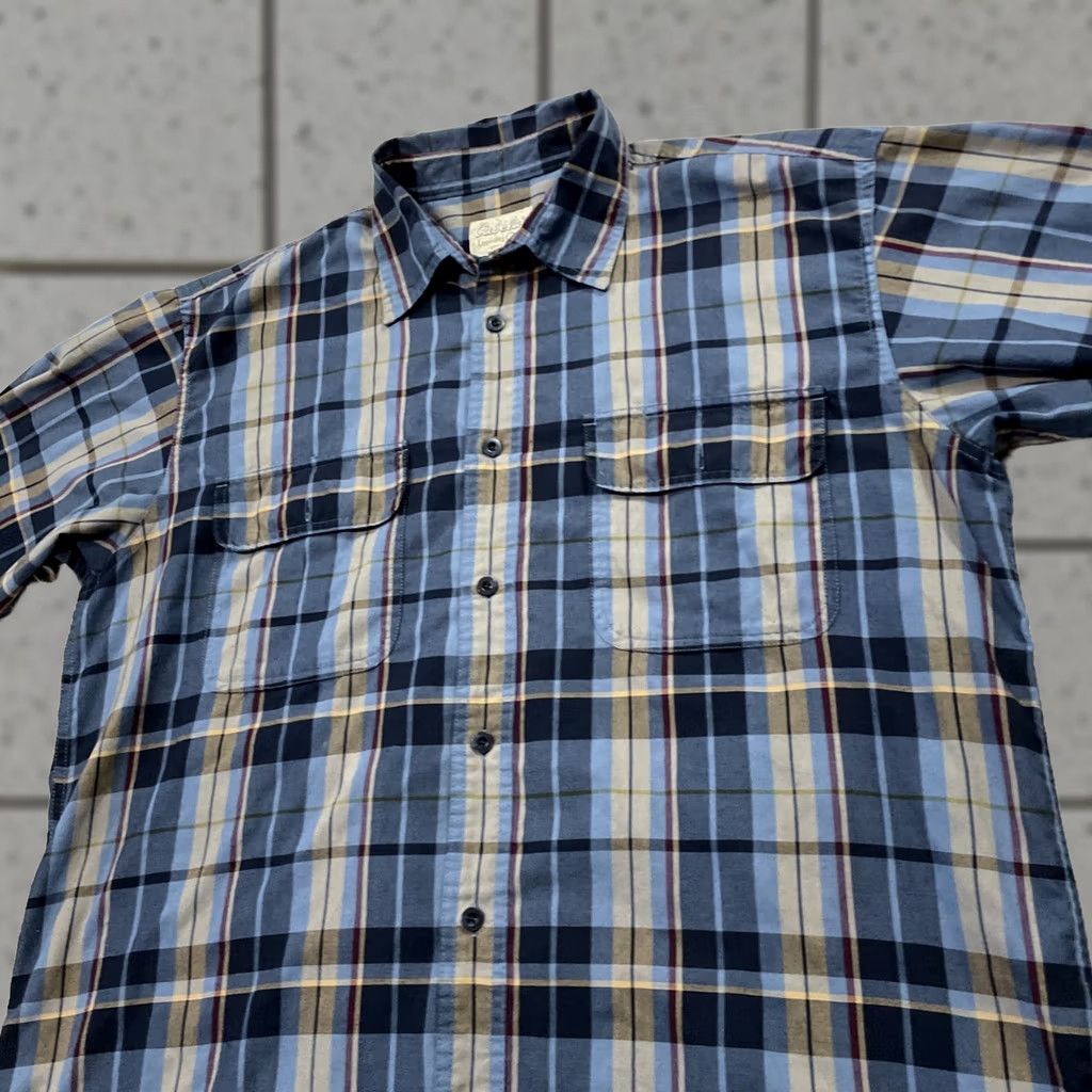 Vintage Cabela's Button-Up Shirt Men L Reg Blue Plaid Vintage90sY2k Outdoor Workwear Hole 50" Button-Up Casual Workwear Mens Size US L / EU 52-54 / 3 - 1 Thumbnail